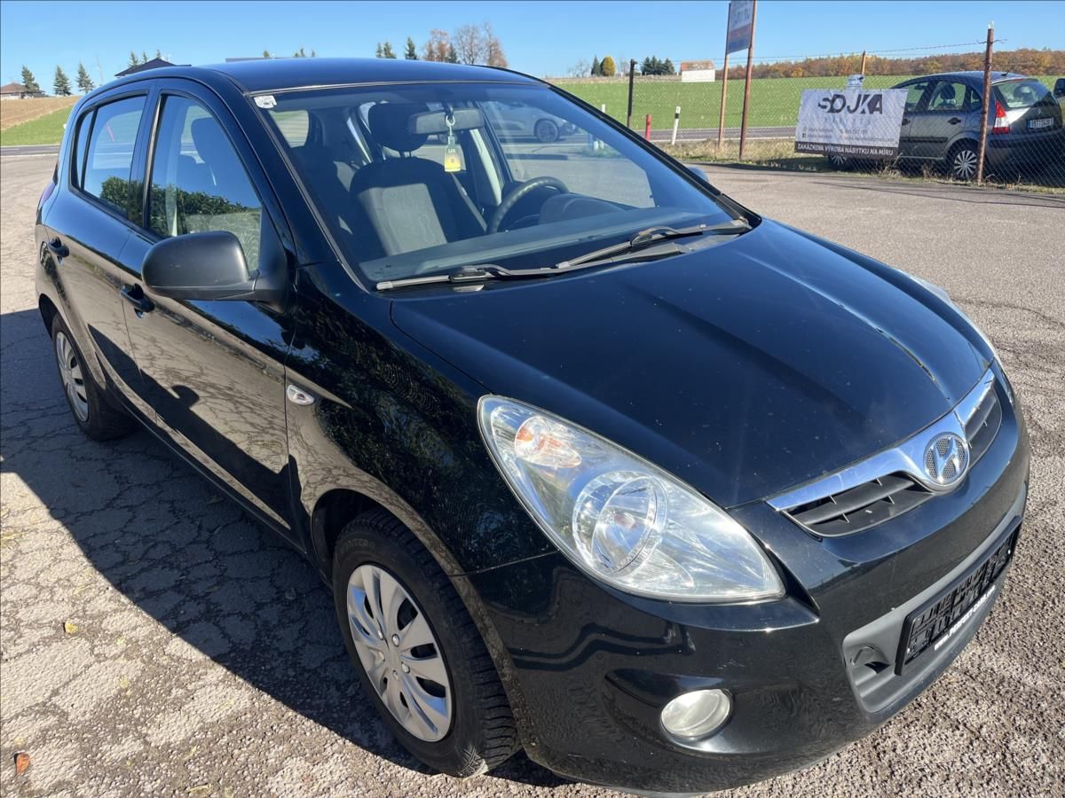 Hyundai i20, 1,3 i 57KW KLIMA STK 11/27 - fotka 3