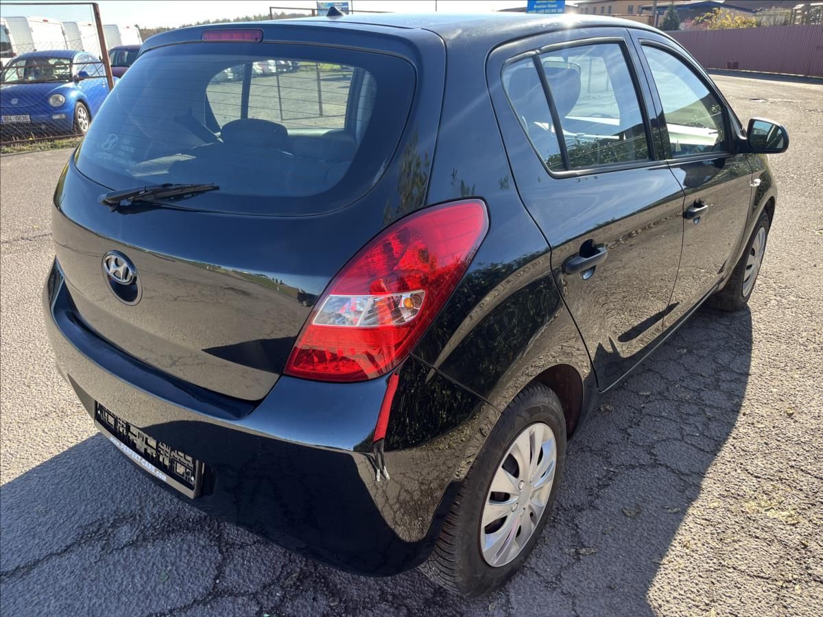 Hyundai i20, 1,3 i 57KW KLIMA STK 11/27 - fotka 6