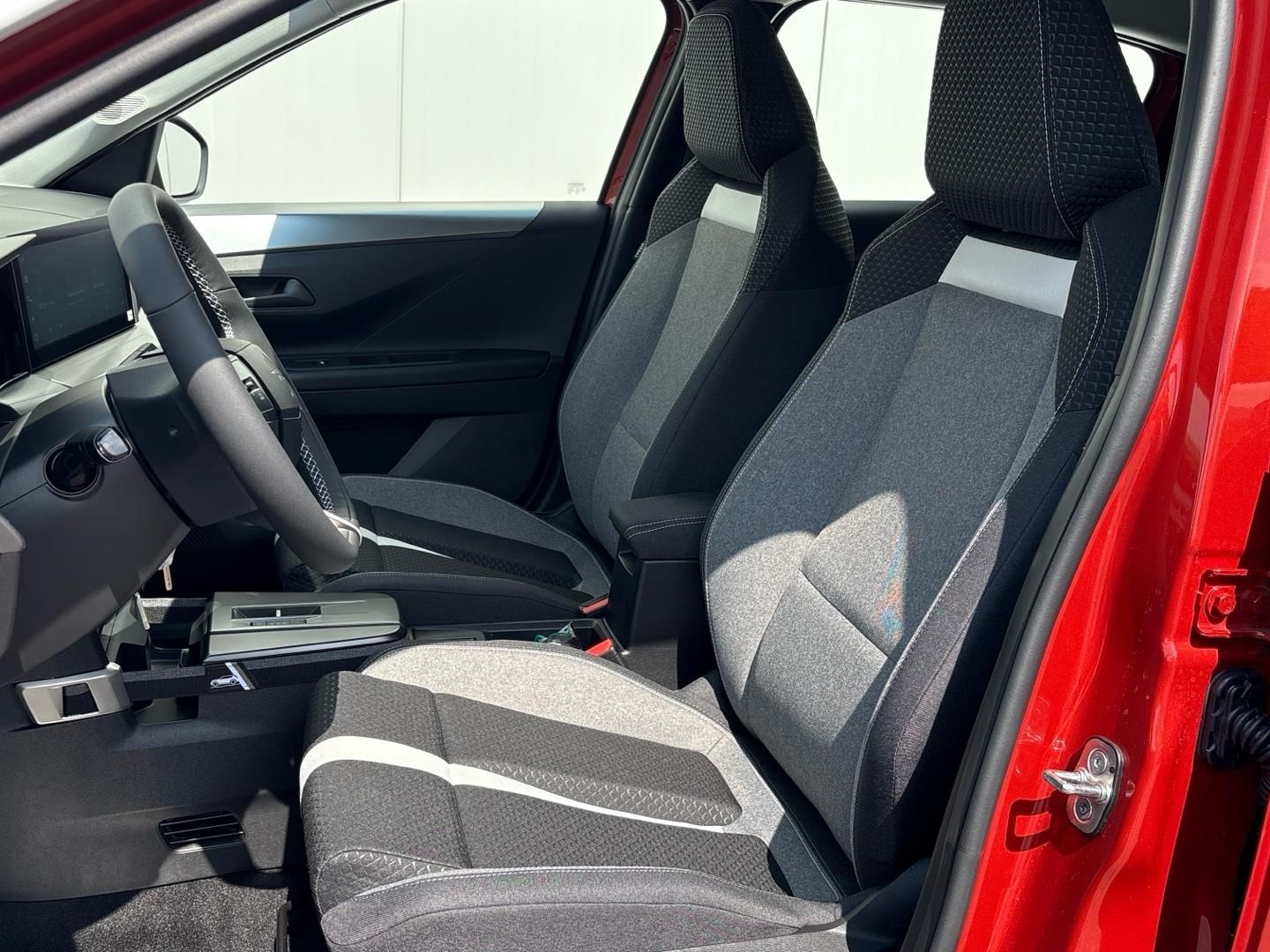 Opel Frontera, 1.2 Hybrid Turbo 110k Edition - fotka 6