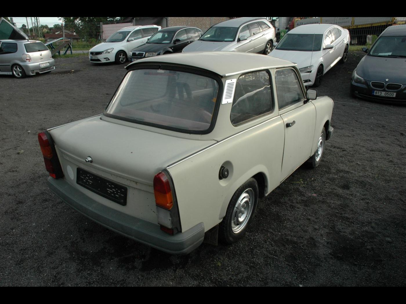 Trabant 601S, 1,1 řazení na podlaze veteran - fotka 5