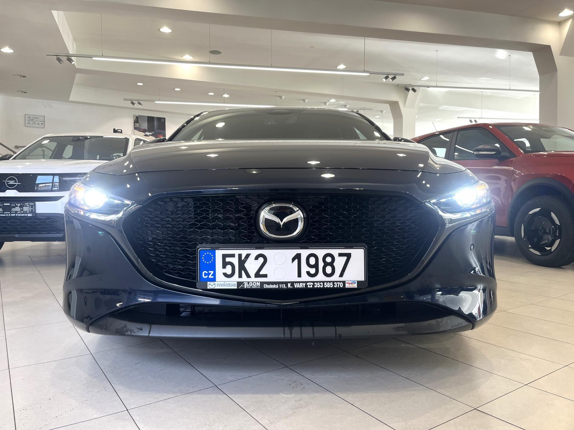 Mazda 3, 2.0L G122 6MT Exclusive-Line - fotka 2