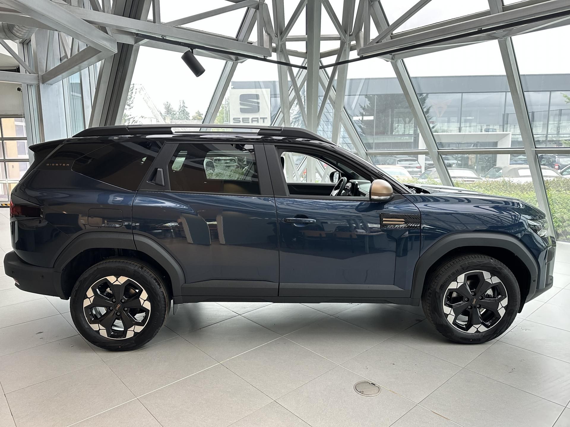 Dacia Bigster, Extreme HYBRID 155 - Březen - fotka 4