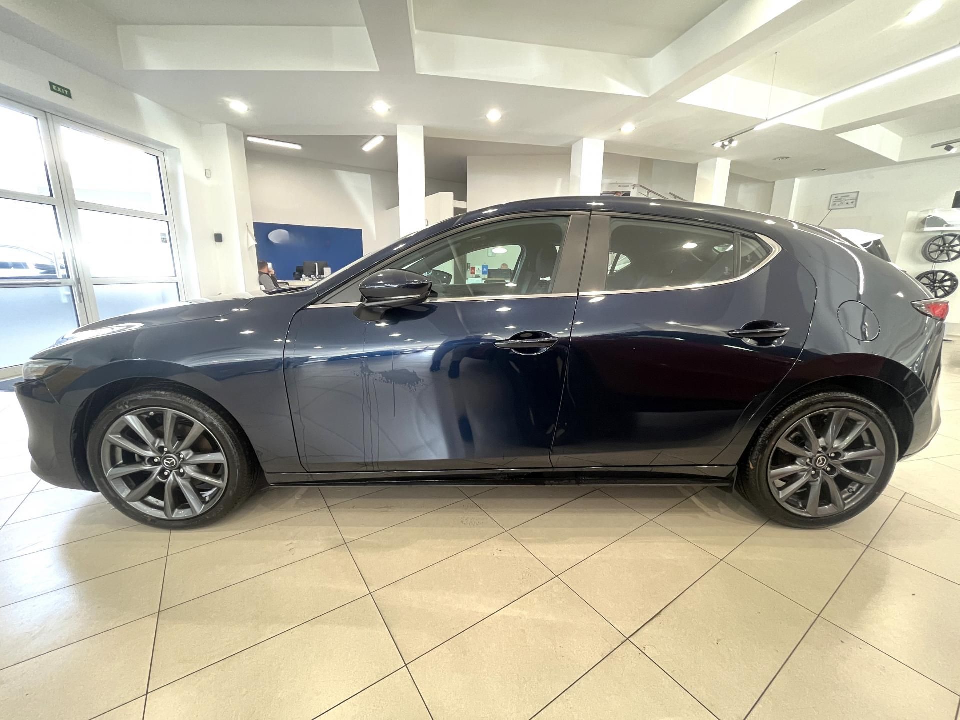 Mazda 3, 2.0L G122 6MT Exclusive-Line - fotka 4
