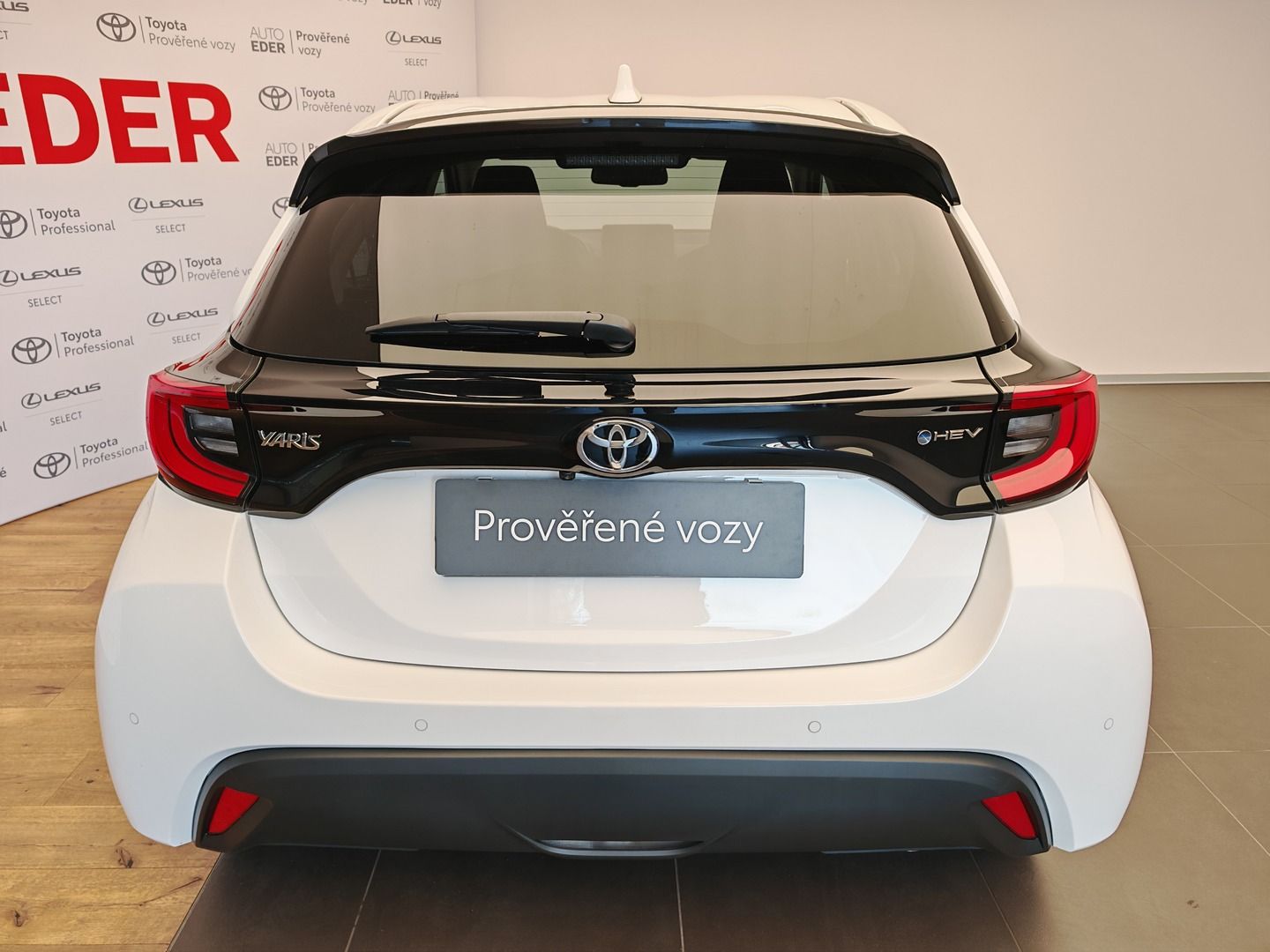 Toyota Yaris, 1.5 Hybrid e-CVT Style - fotka 5
