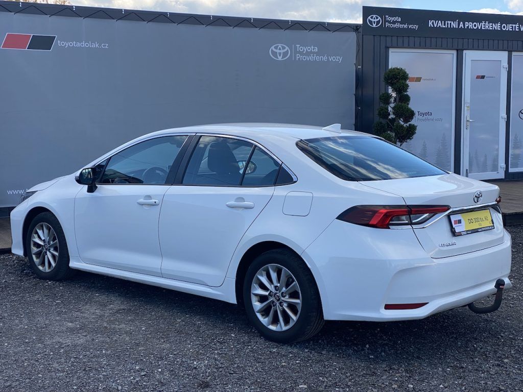 Toyota Corolla, 1.6i, ČR-1m, Comfort, tažné - fotka 4