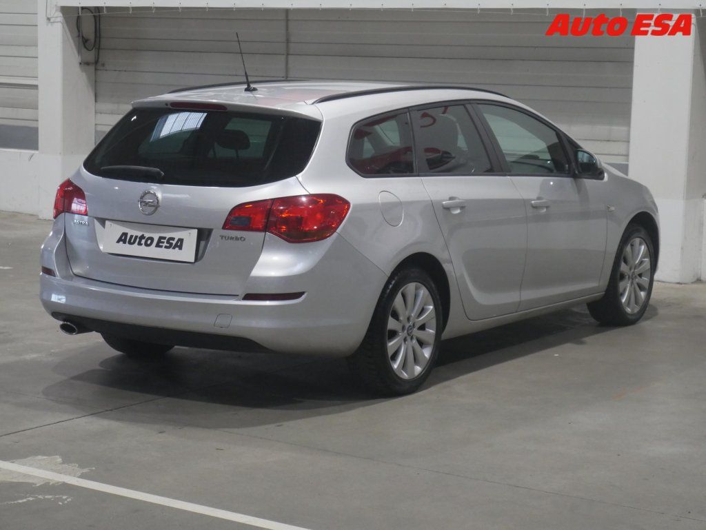 Opel Astra, 1.4T,AC,tempo - fotka 4