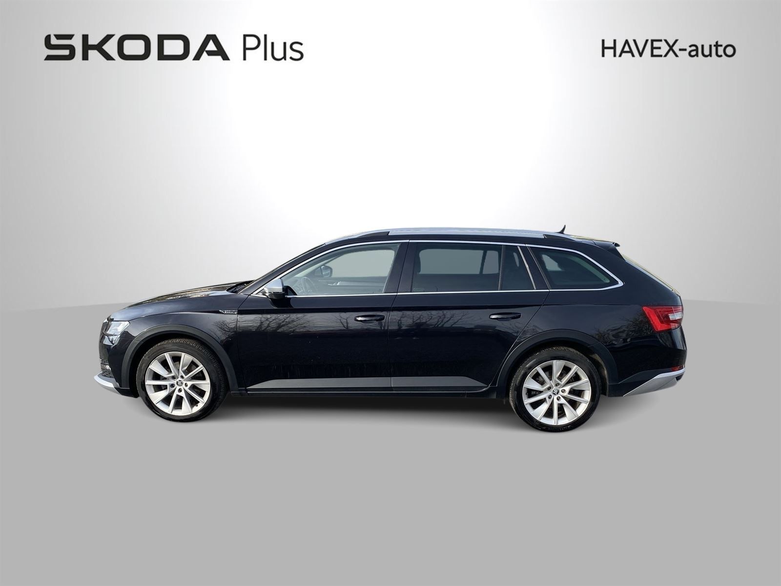 Škoda Superb, Combi 2.0 TDI 4x4 DSG Scout - fotka 3