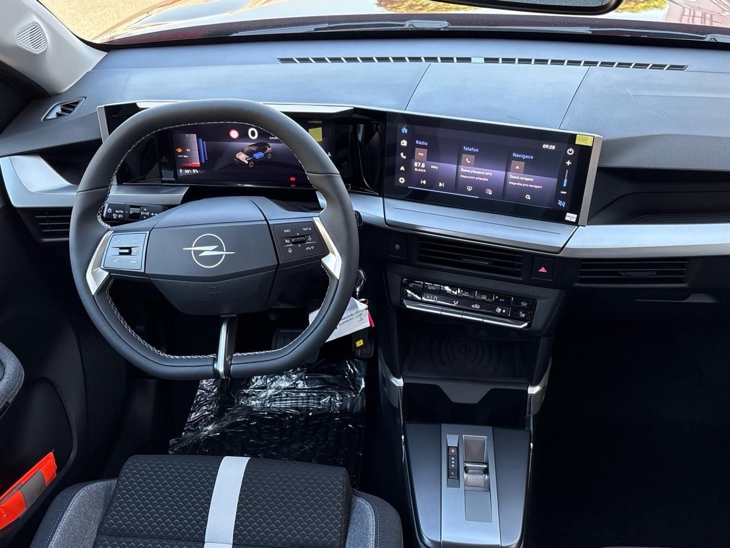 Opel Frontera, 1.2 Hybrid Turbo 145k GS - fotka 4