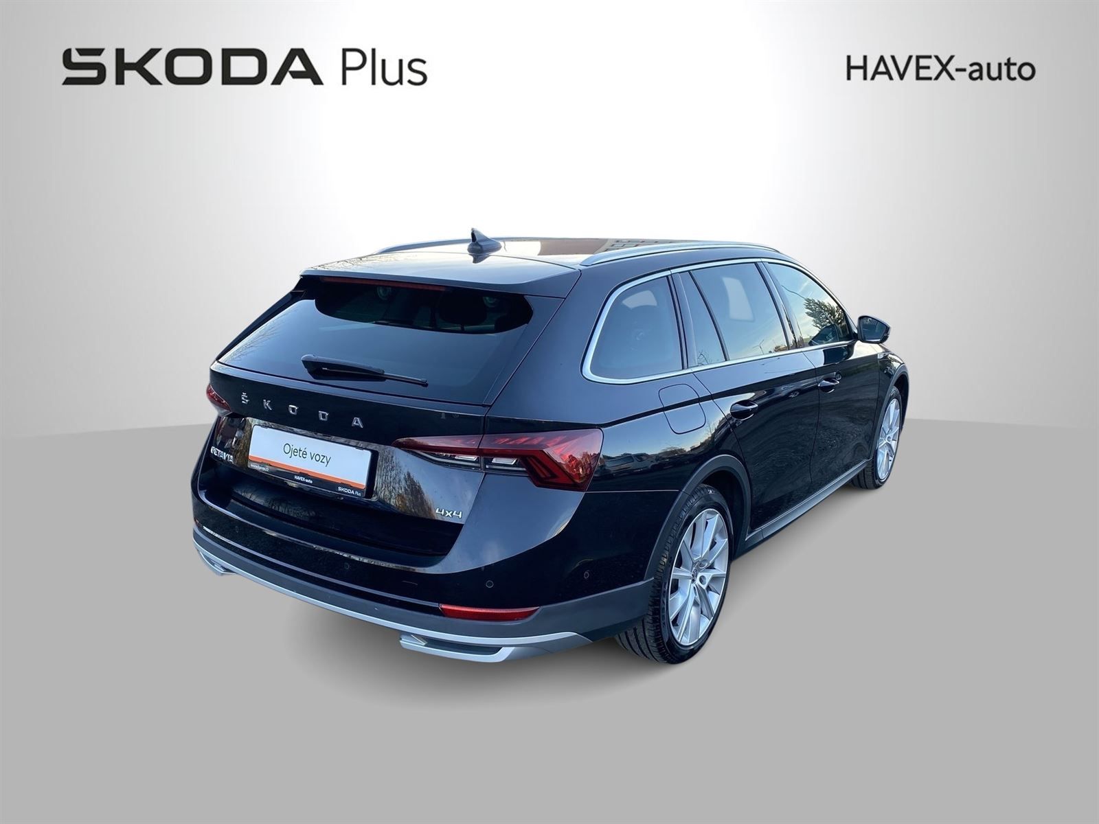 Škoda Octavia, Combi 2.0 TDI 4x4 DSG Scout - fotka 2