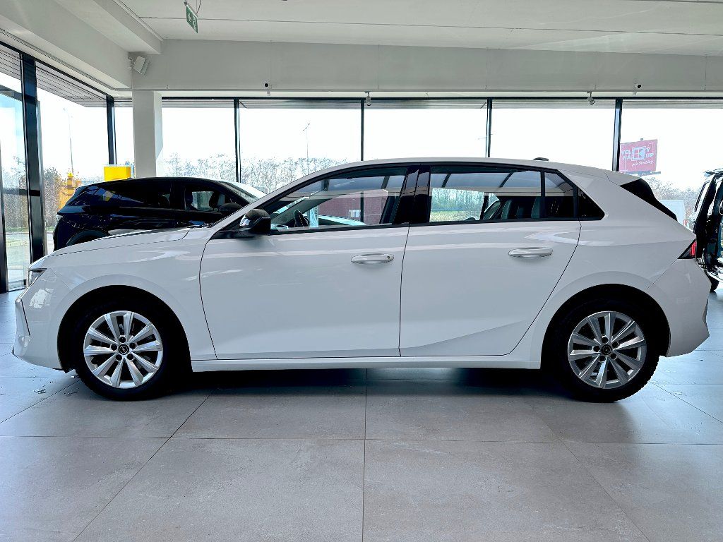 Opel Astra, Edition 1,2 Turbo 96 kW MT6 - fotka 2