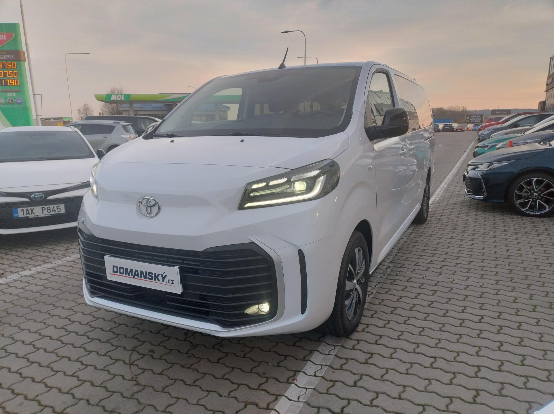 Toyota Proace Verso, 2.0 6M/T Business Comfort - fotka 2