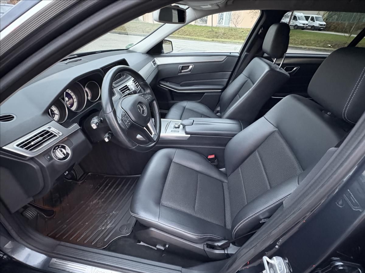 Mercedes-Benz Třídy E, 2,2 200CDi 100kW,Led,Navi,Výhř - fotka 3