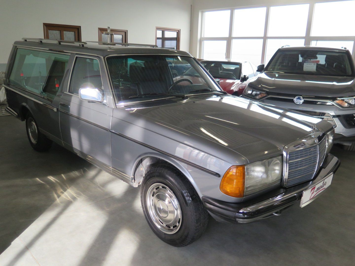 Mercedes-Benz 123, 3.0D pohřební vůz, TOP STAV!!! - fotka 6