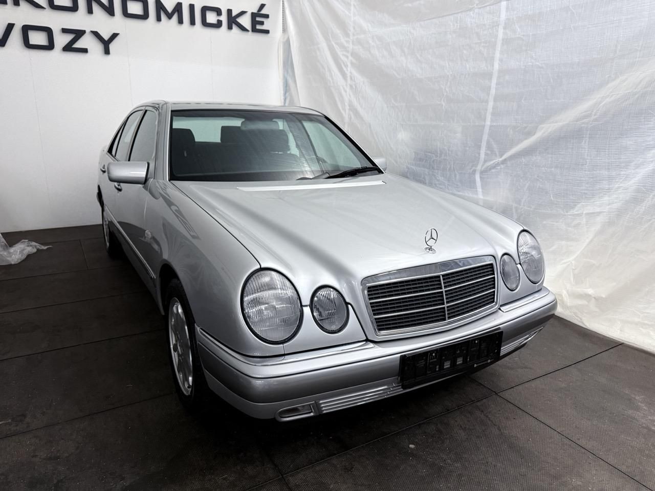 Mercedes-Benz Třídy E, 200i,kompressor,Elegance - fotka 6