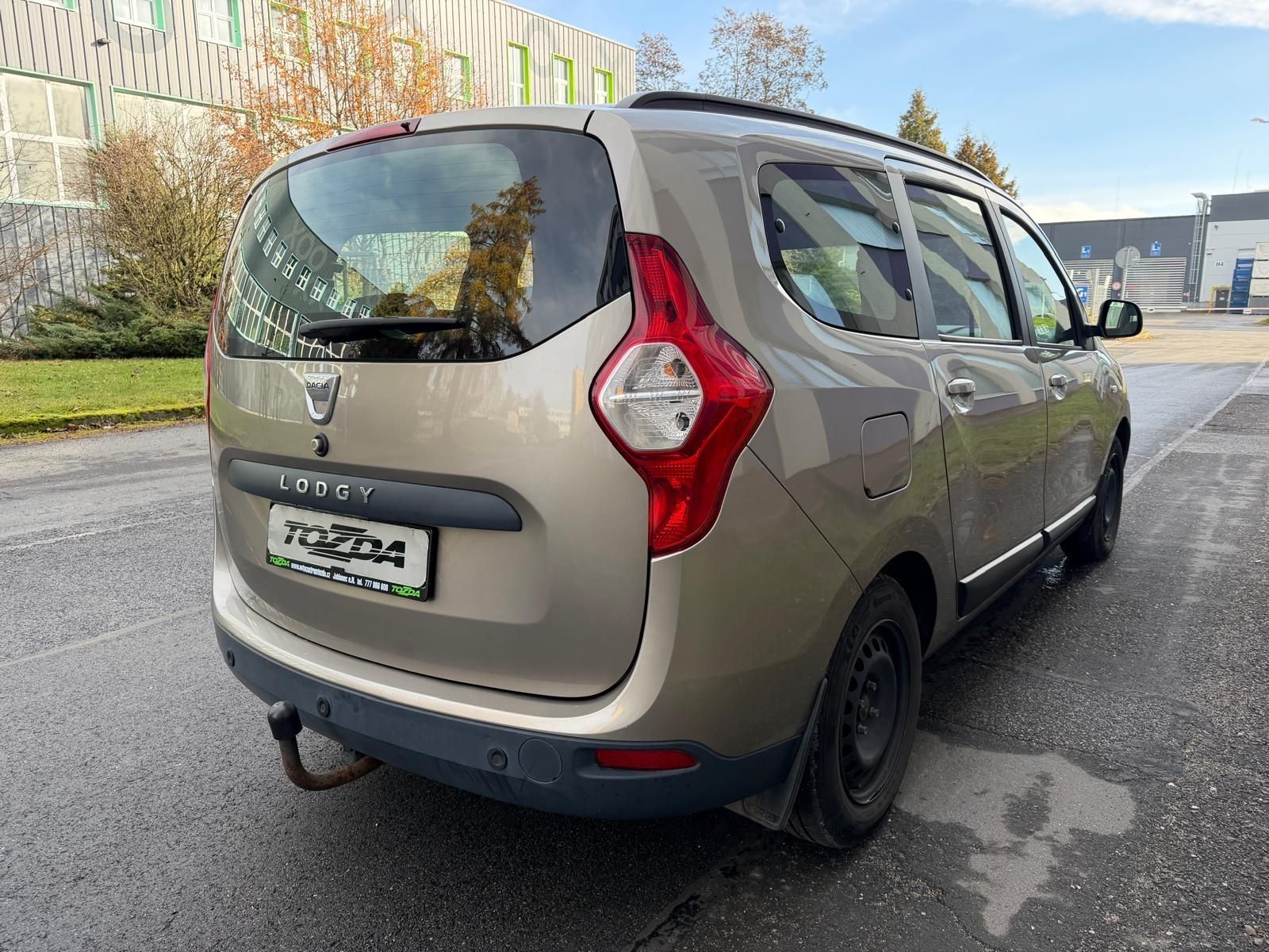 Dacia Lodgy, 1,6 i / 7-míst / 1.maj./ ČR / - fotka 5