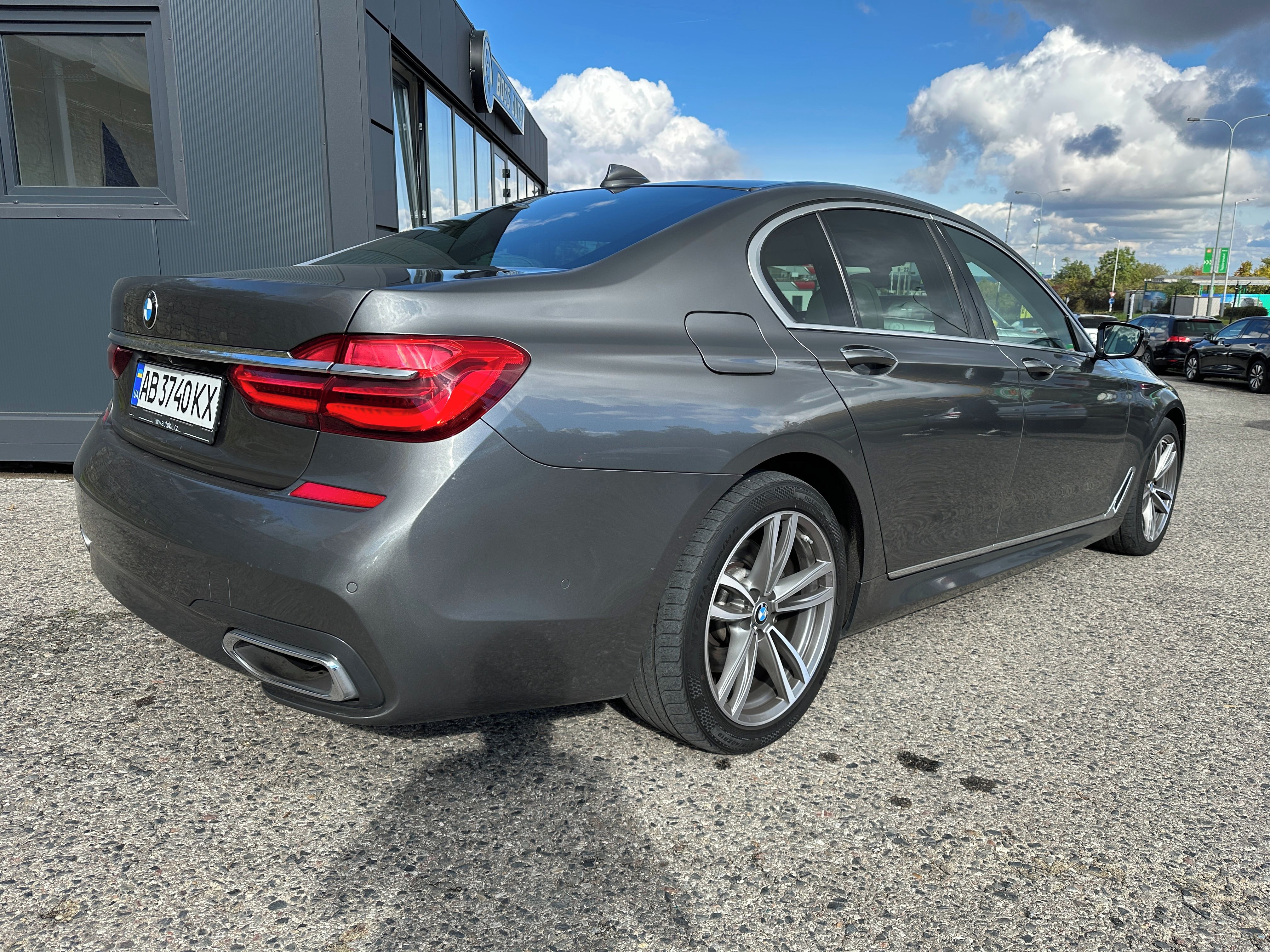 BMW Řada 7, BMW 740D xDrive 2016 - fotka 6