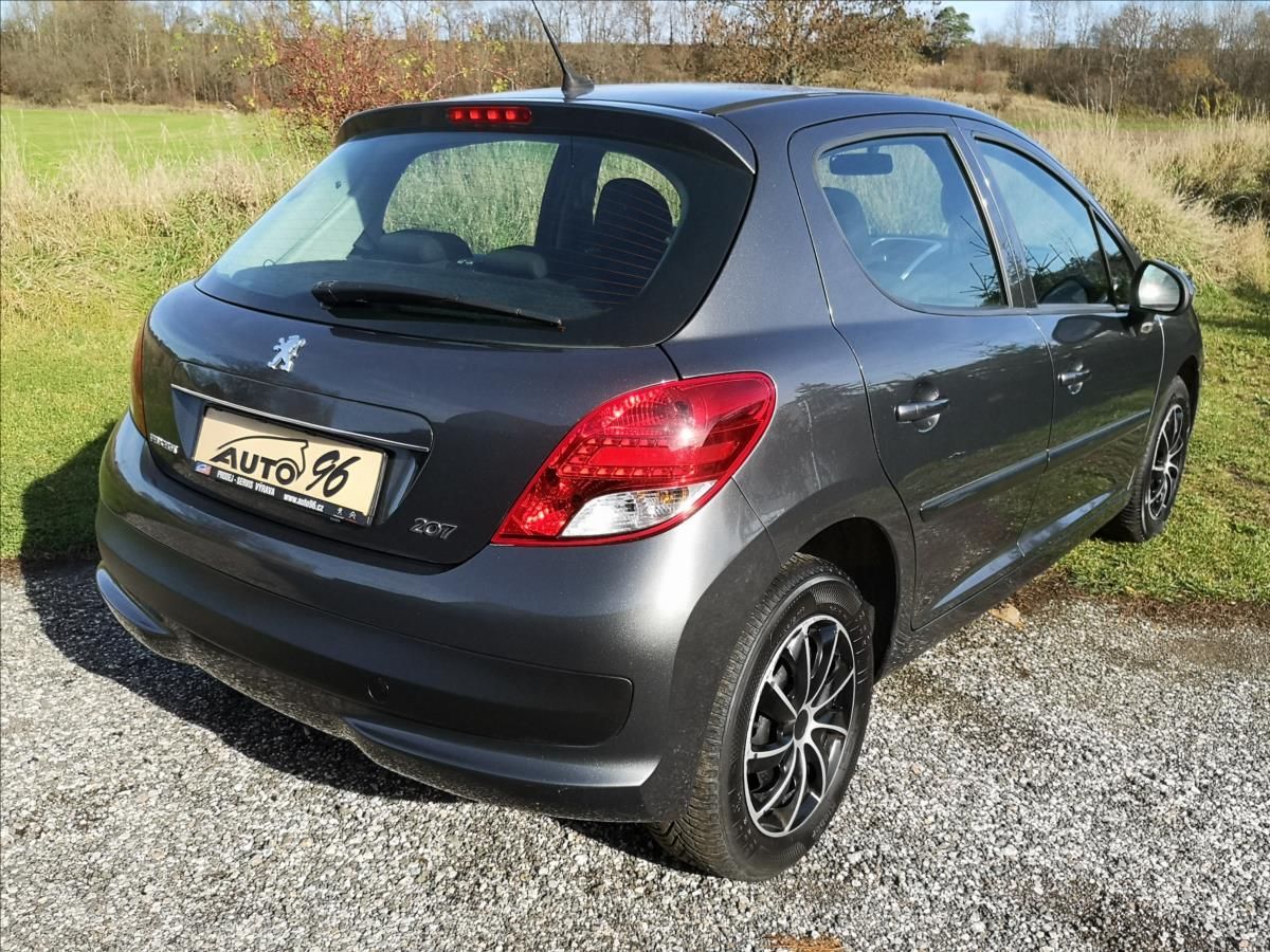 Peugeot 207, 1,4 16V VTi Premium - fotka 2