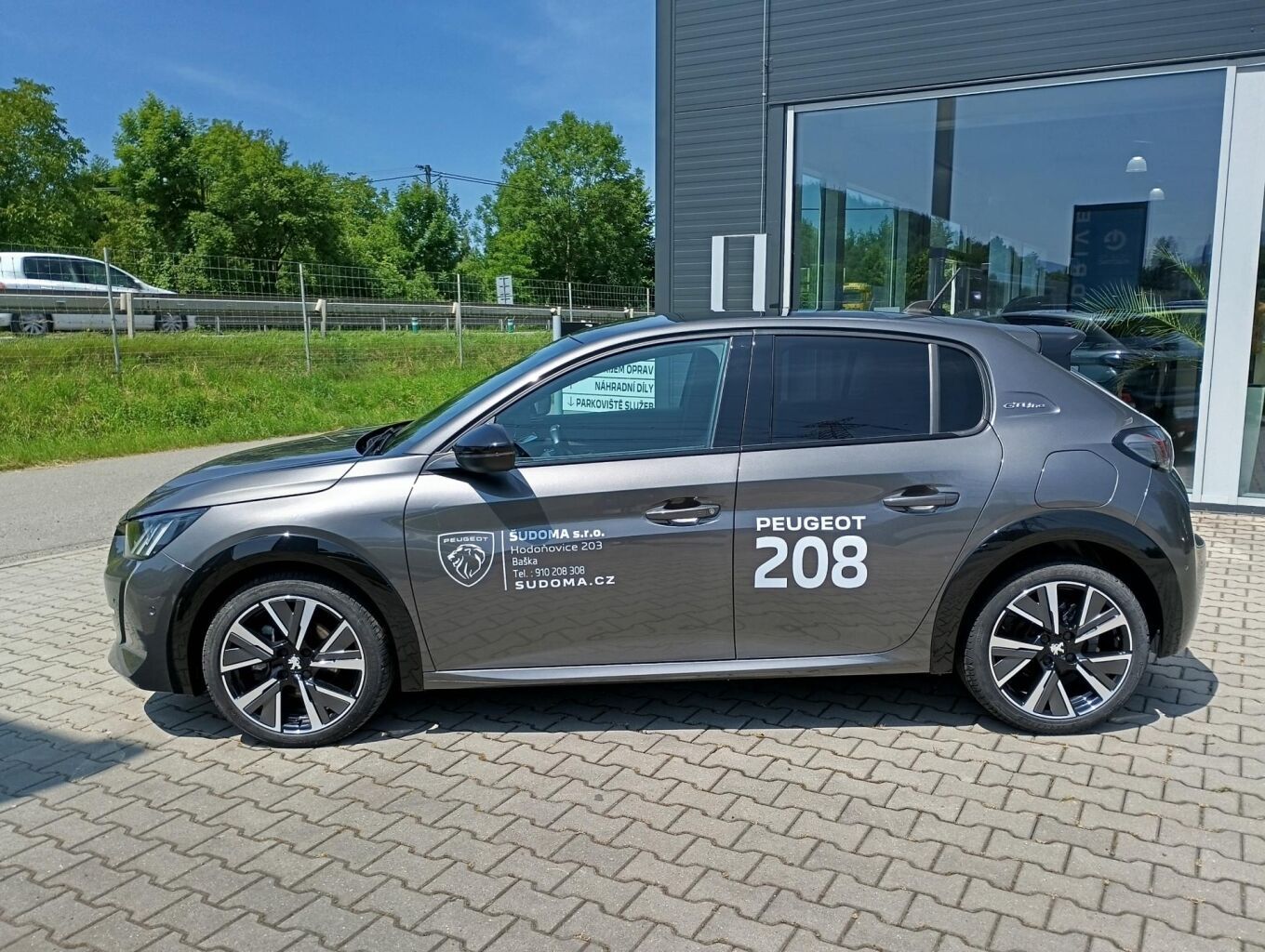 Peugeot 208, 1.2 PureTech GT line 100k EAT8 - fotka 5