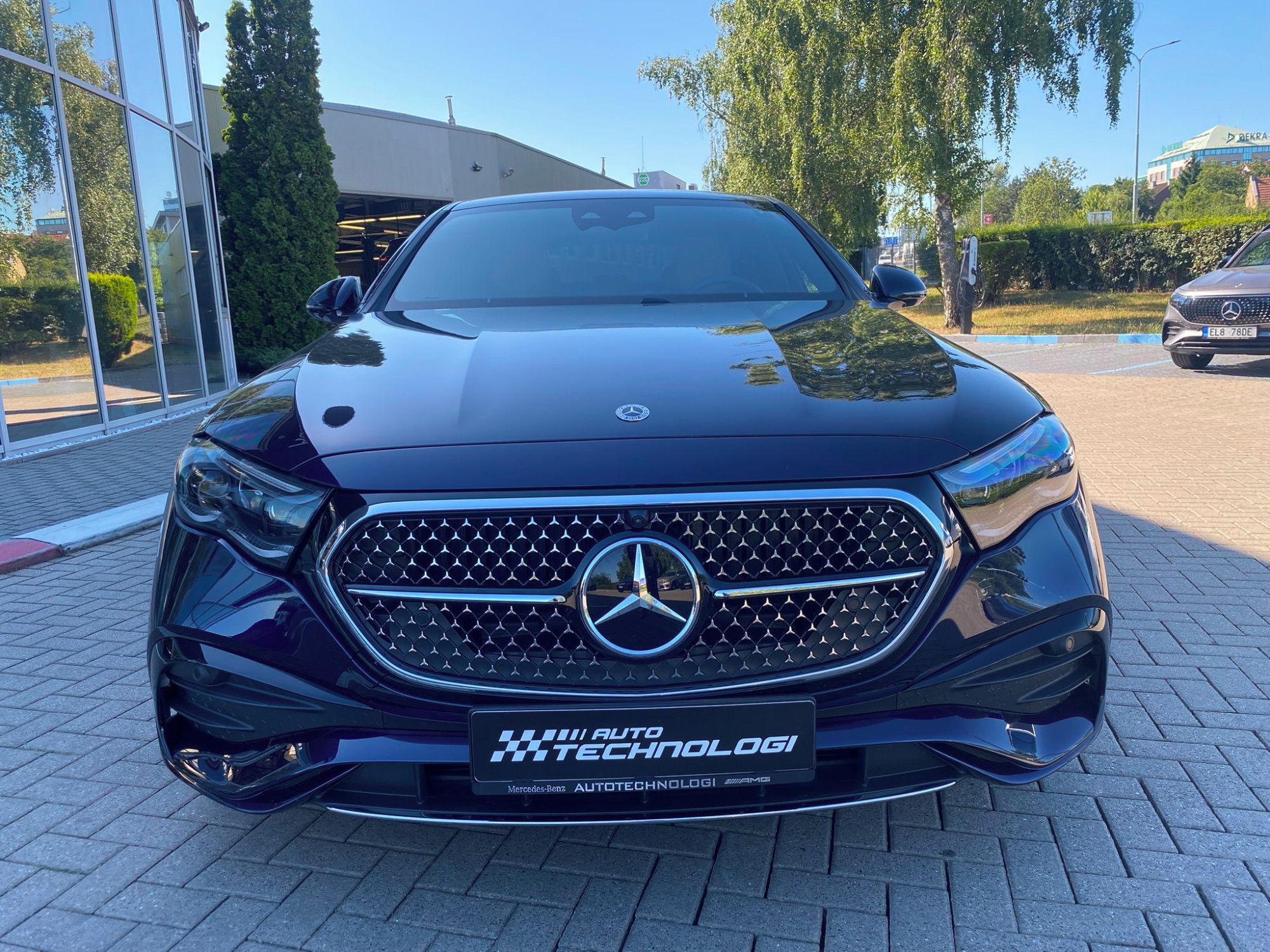 Mercedes-Benz Třídy E, 220 D 4MATIC - fotka 3