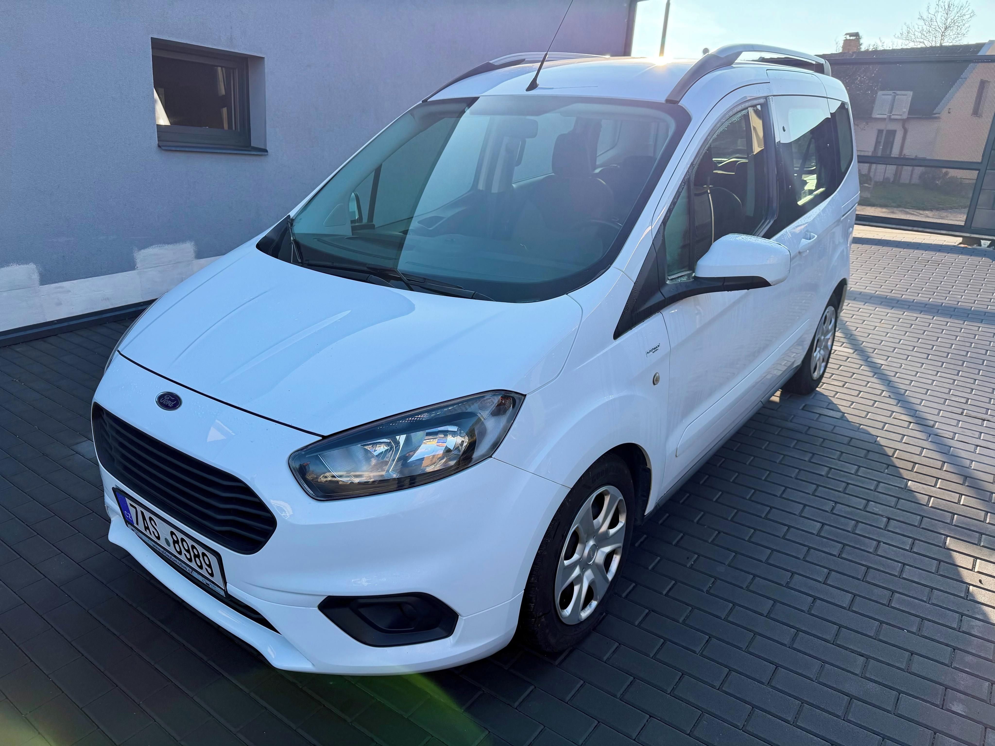 Ford Tourneo Courier, 1,0i ECO BOOST 74KW - fotka 3