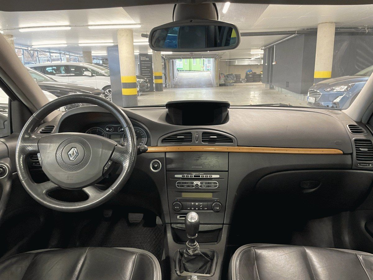Renault Laguna, 2.0 dCi, 127kW, Initiale Paris - fotka 5