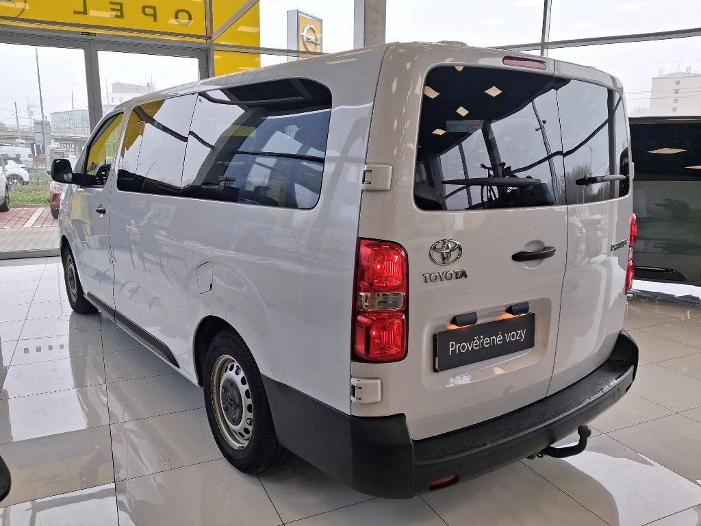 Toyota Proace Verso, 2.0D-4D 106kW 2023 - fotka 4