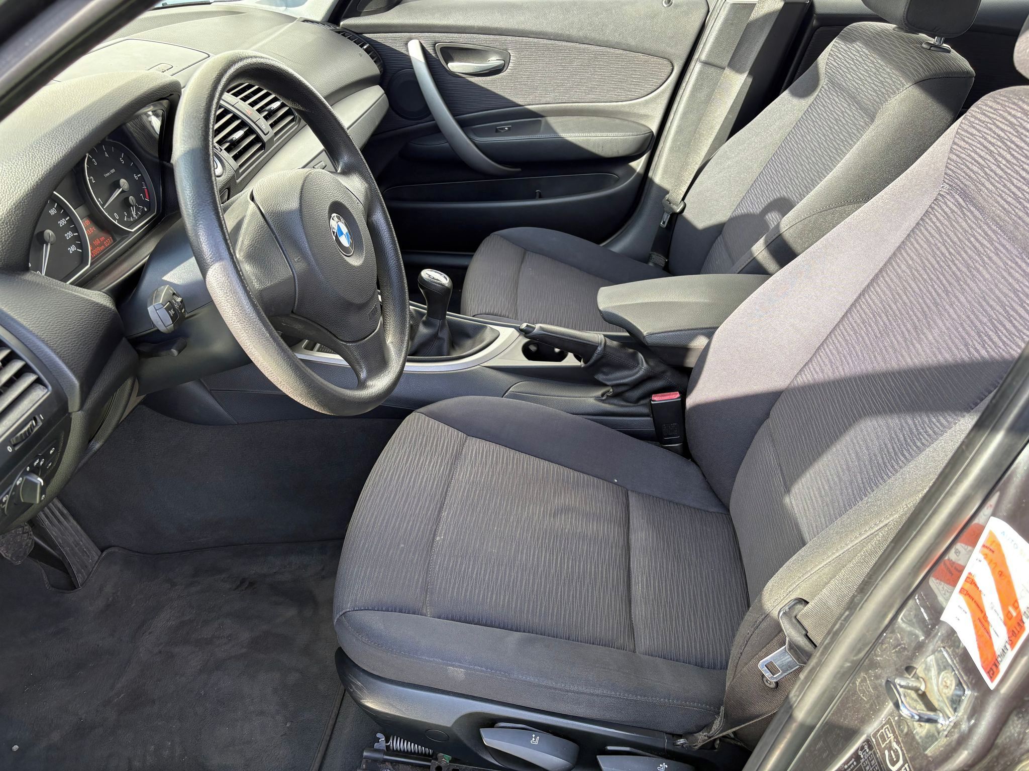 BMW Řada 1, 116i, Klima, Tažné - fotka 6