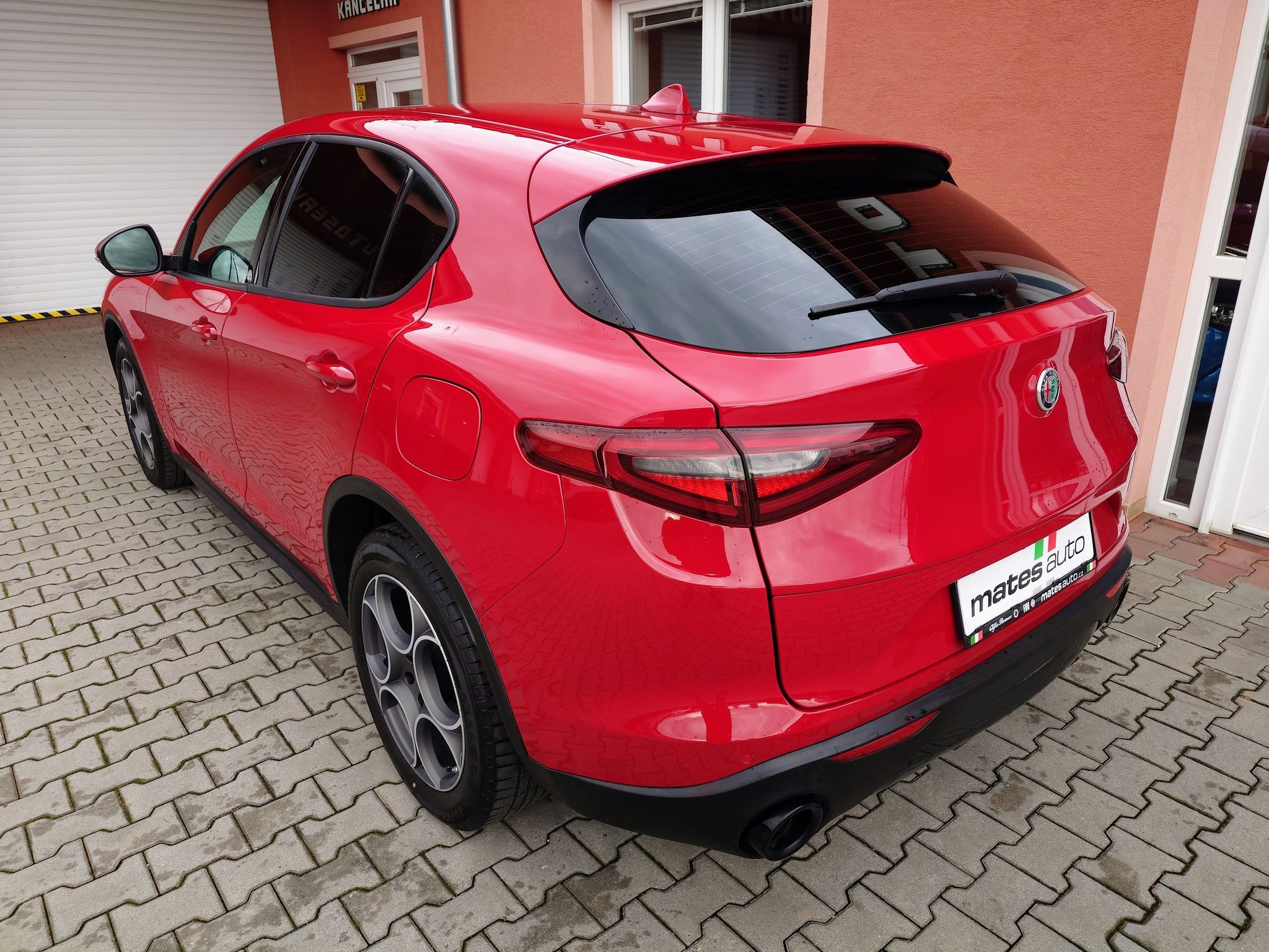 Alfa Romeo Stelvio, 2.2 JTDM 140 kW - fotka 3