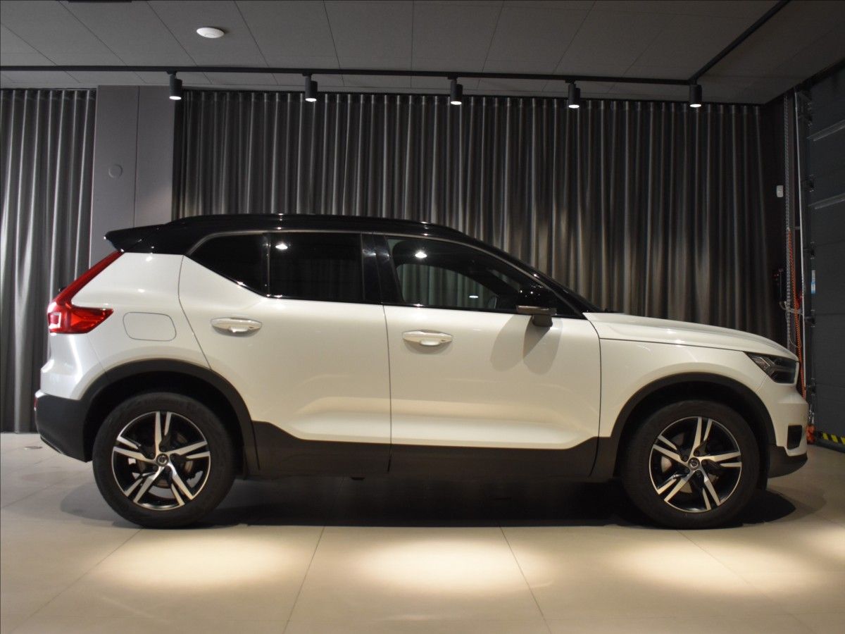 Volvo XC40, 2,0 B4 AWD R-design BLIS - fotka 3