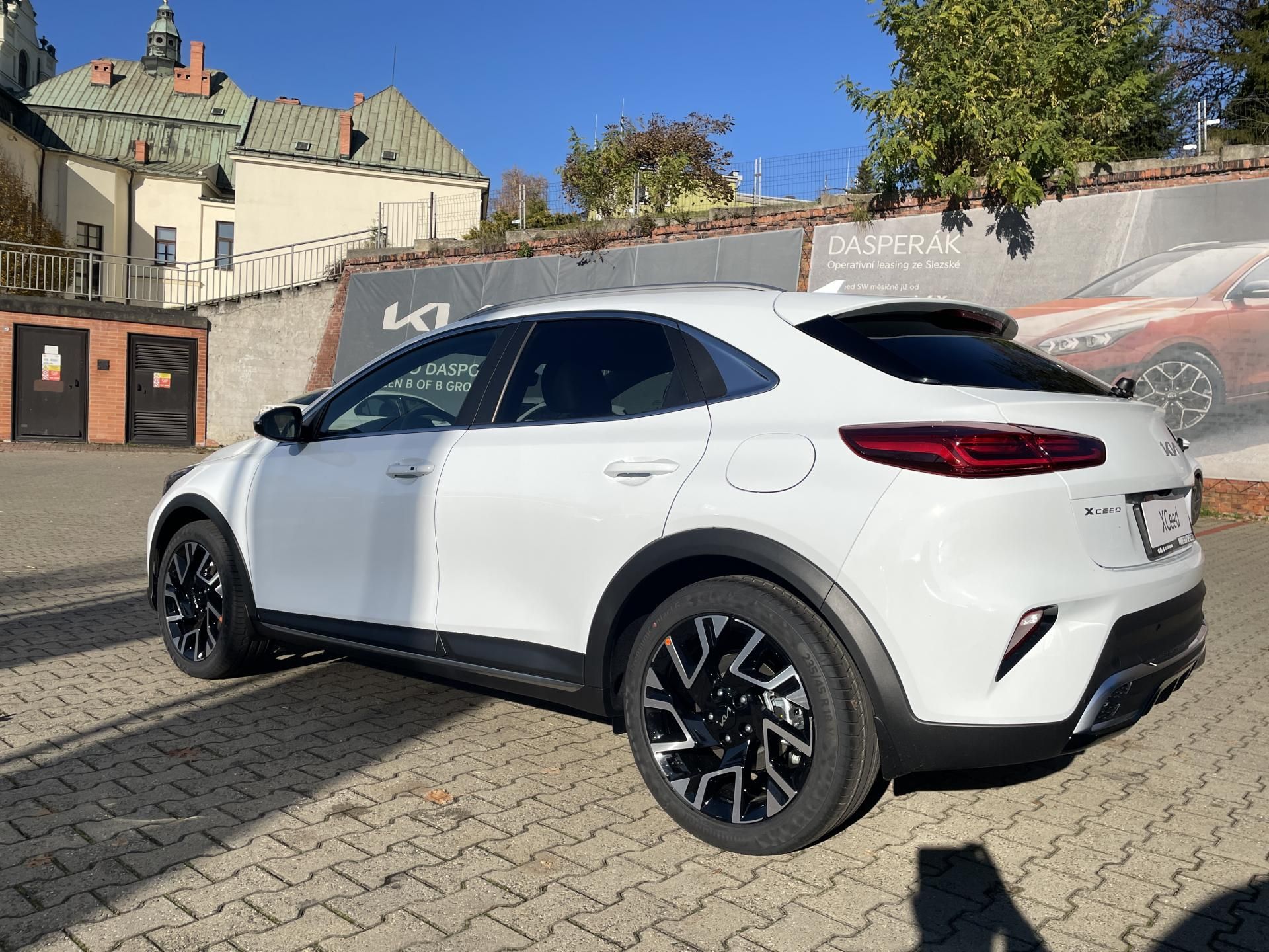 Kia XCee´d, MHEV 7DCT Exclusive 26/Premium - fotka 5