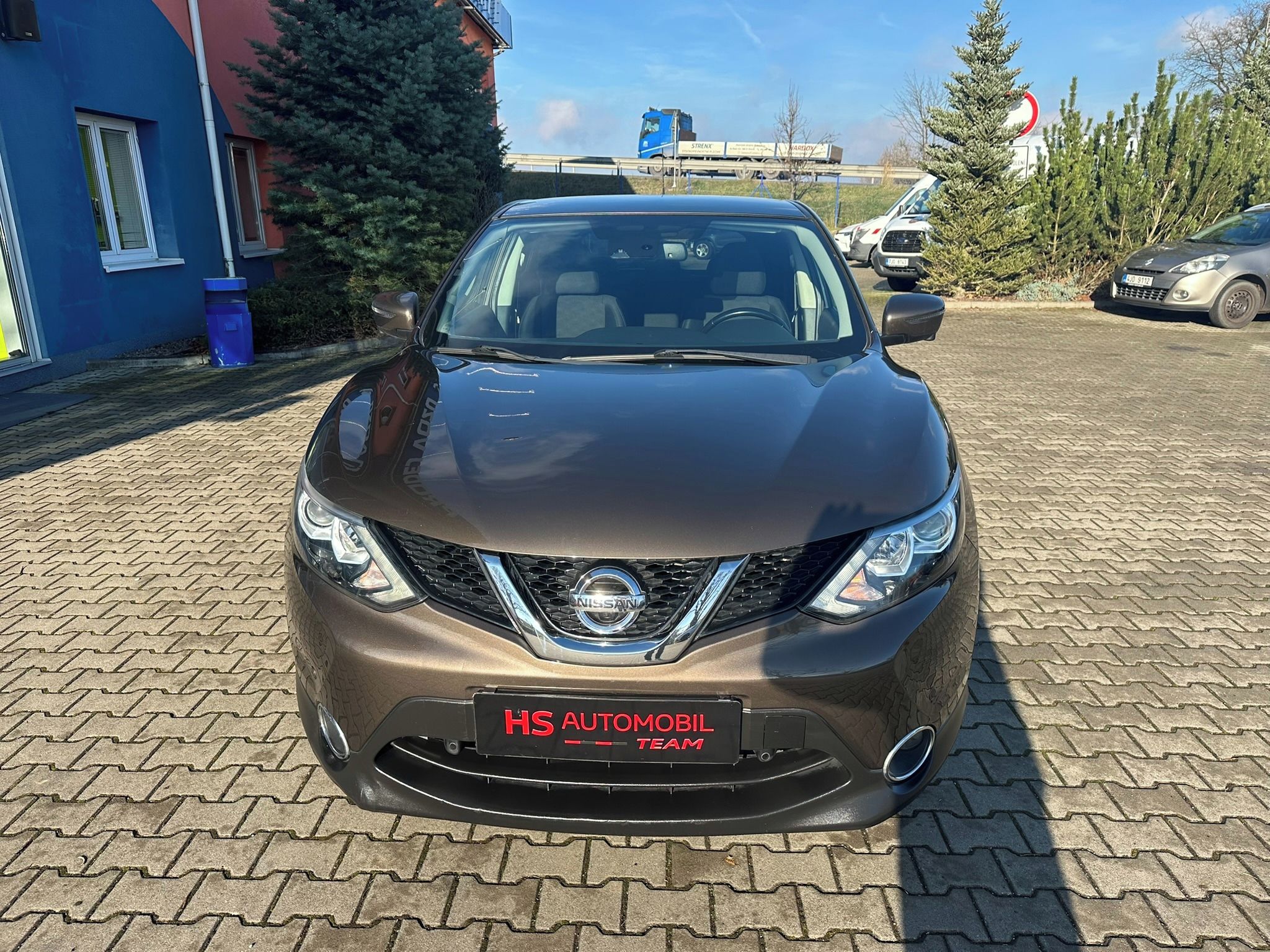 Nissan Qashqai, 1,2 DIG-T Executive 85kW - fotka 3