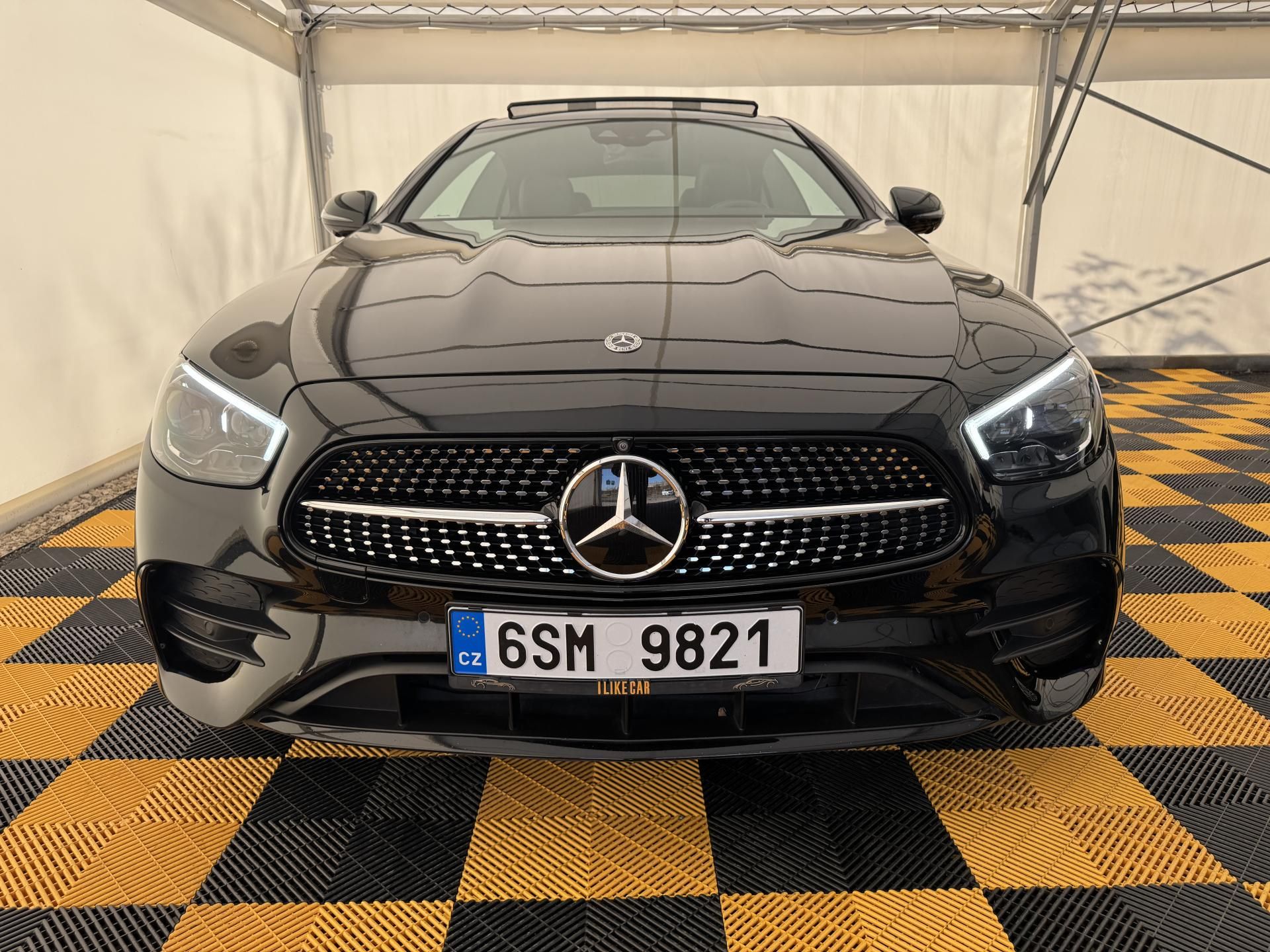 Mercedes-Benz Třídy E, 400d*4x4*DPH*AMG* - fotka 3