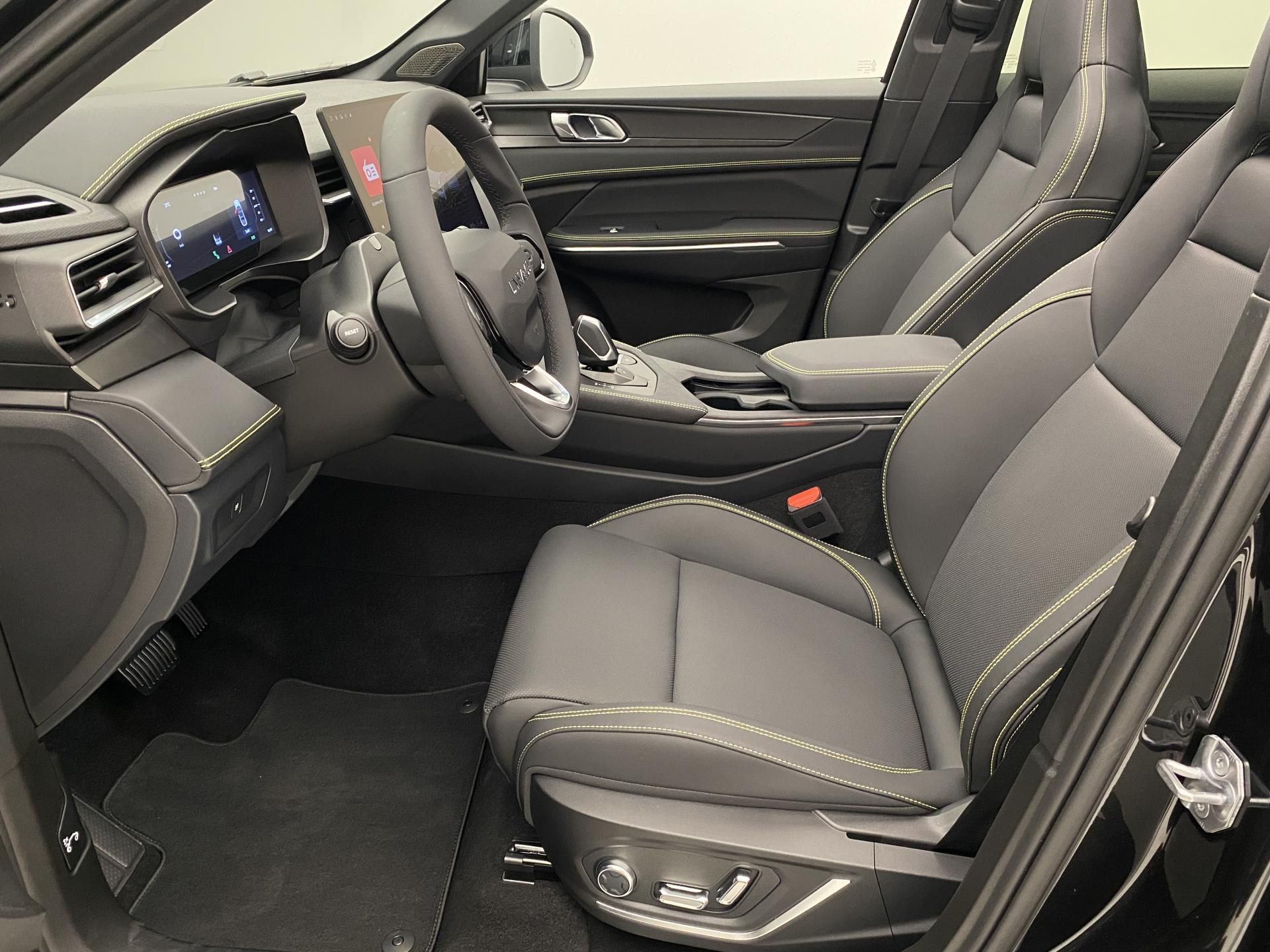 Lynk & Co 01, 01 MORE PHEV REZERVACE! - fotka 3