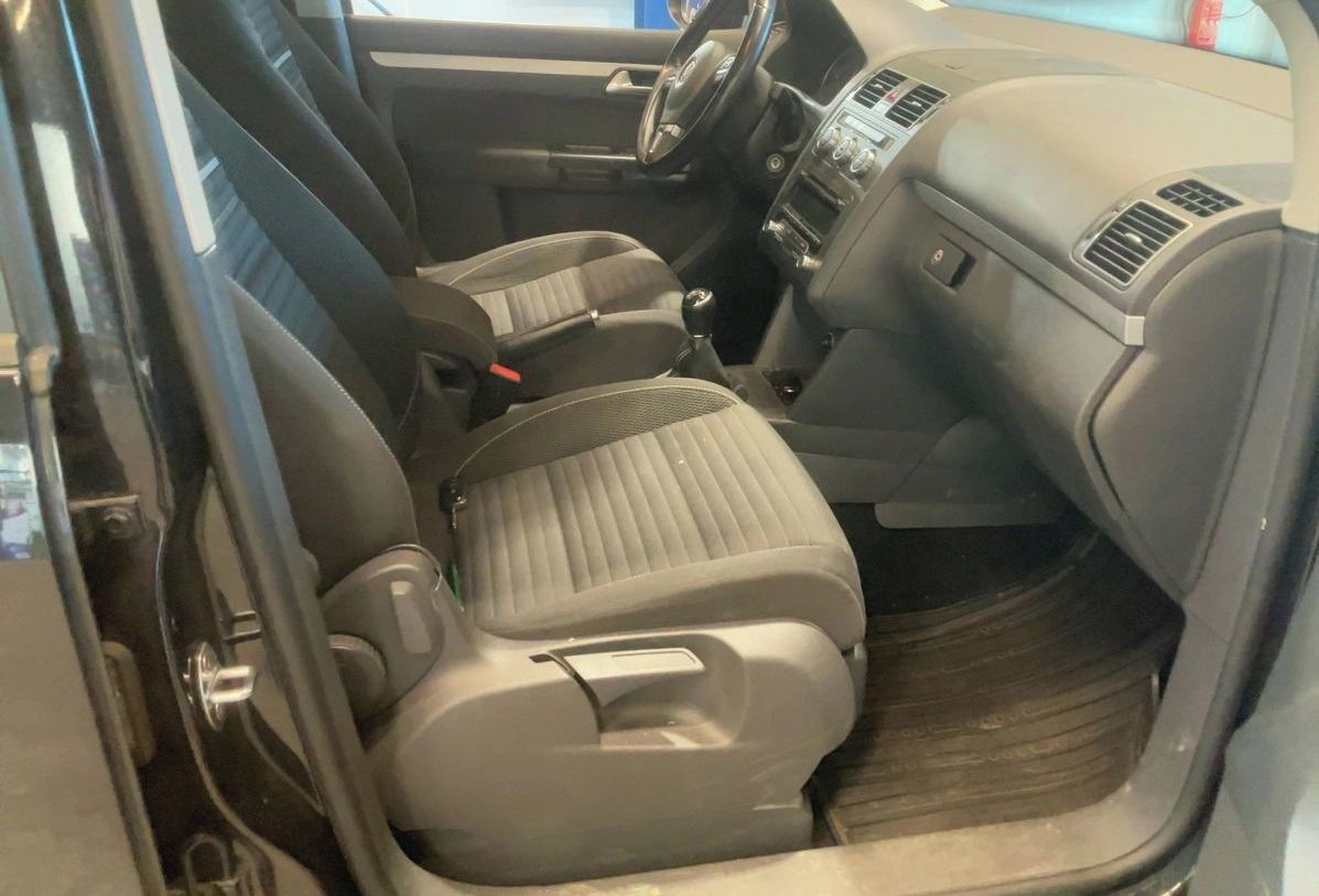 Volkswagen Touran, 2.0 Tdi 103 KW LIFE 7-MÍST TOP - fotka 2