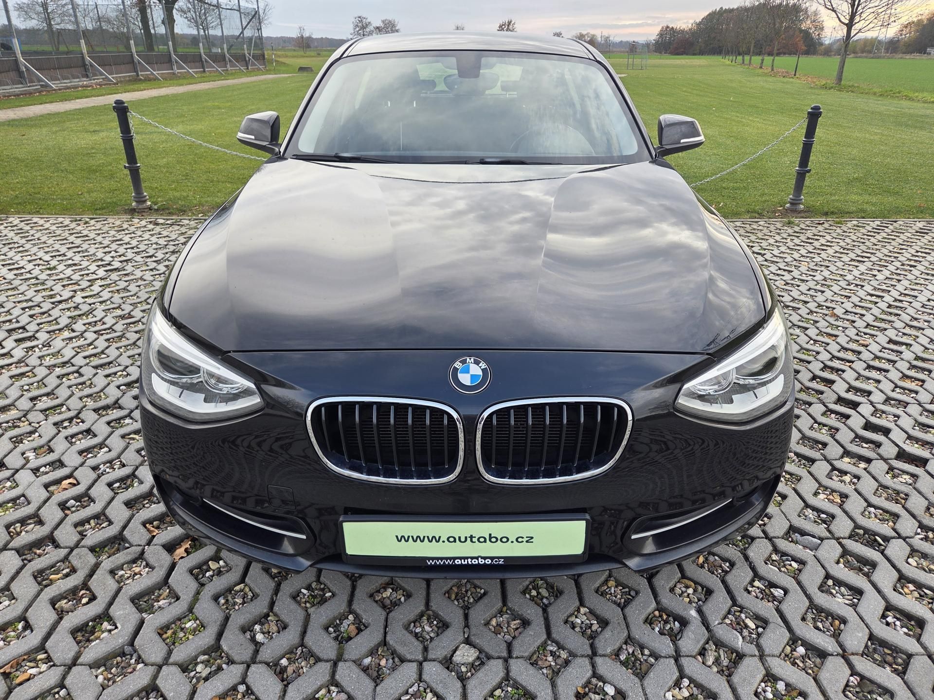 BMW Řada 1, 118i 125 kW, sport, xenon - fotka 2