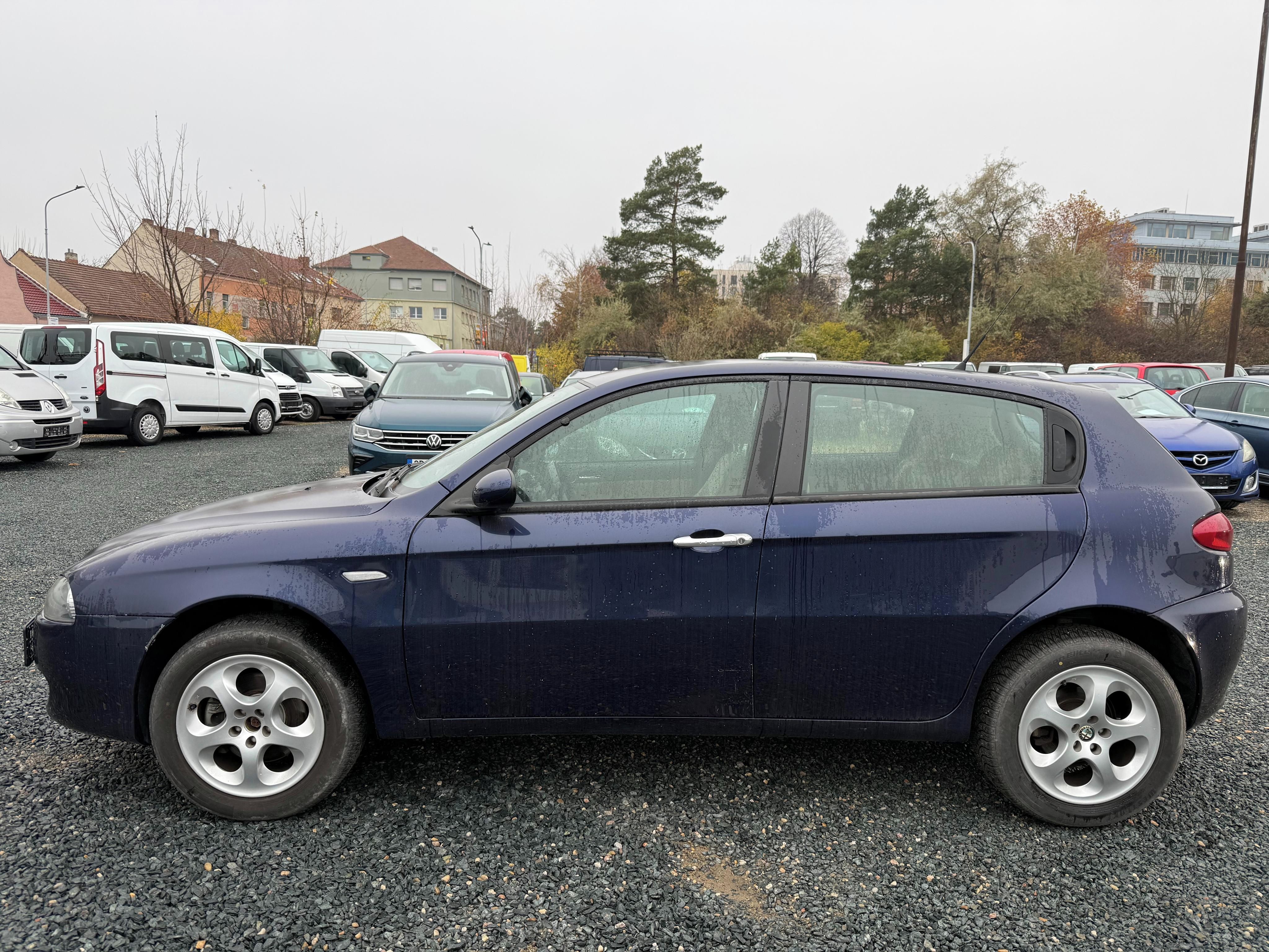 Alfa Romeo 147, 1.6 TS 77Kw - fotka 6