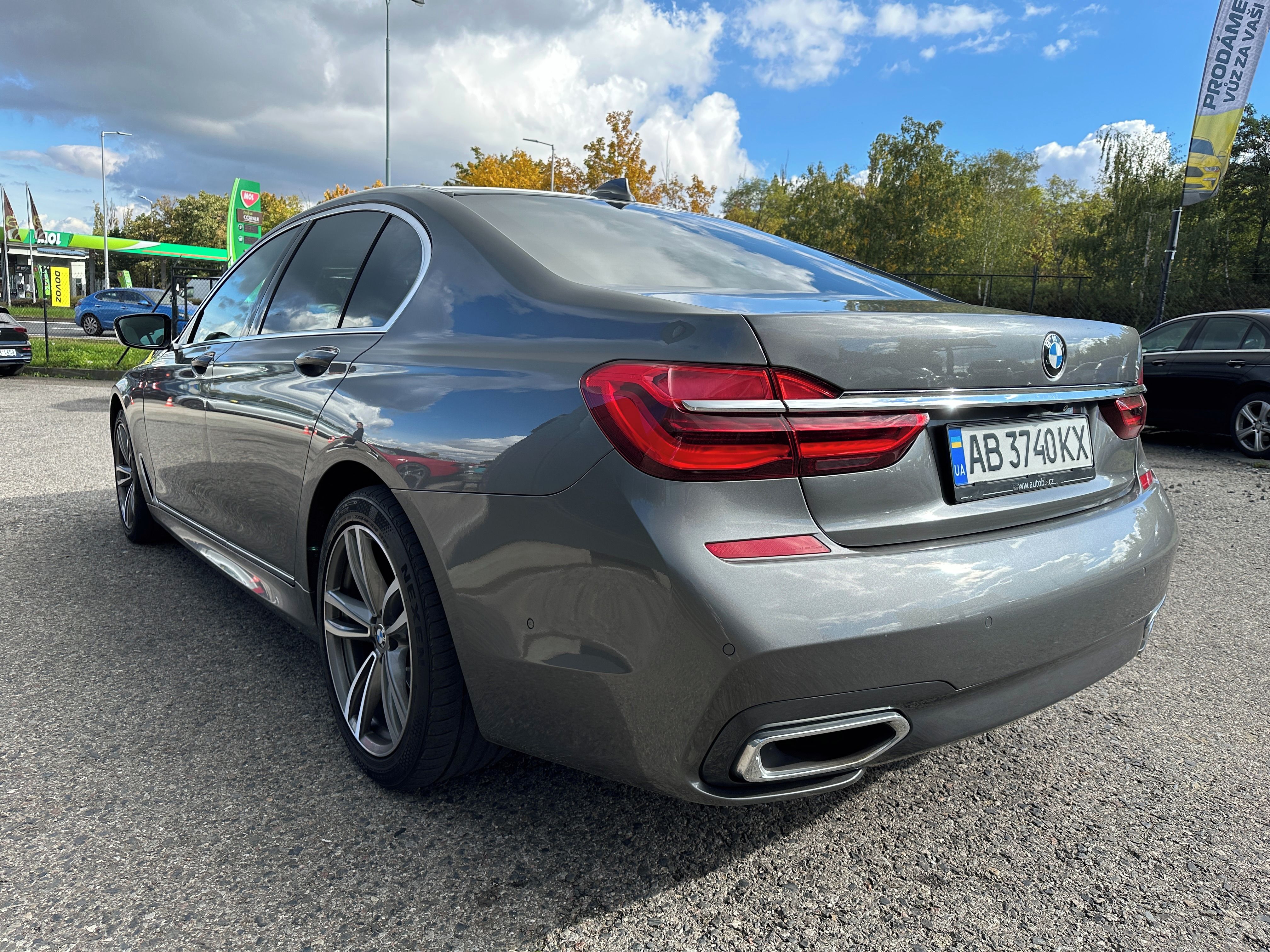 BMW Řada 7, BMW 740D xDrive 2016 - fotka 4