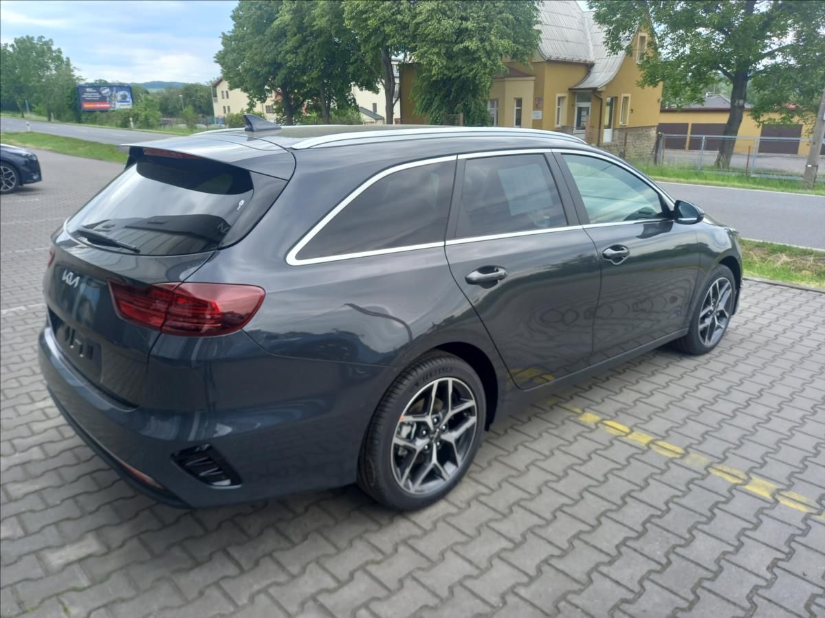 Kia Cee´d, 1,5 T-GDi TOP 7DCT + Premium - fotka 4