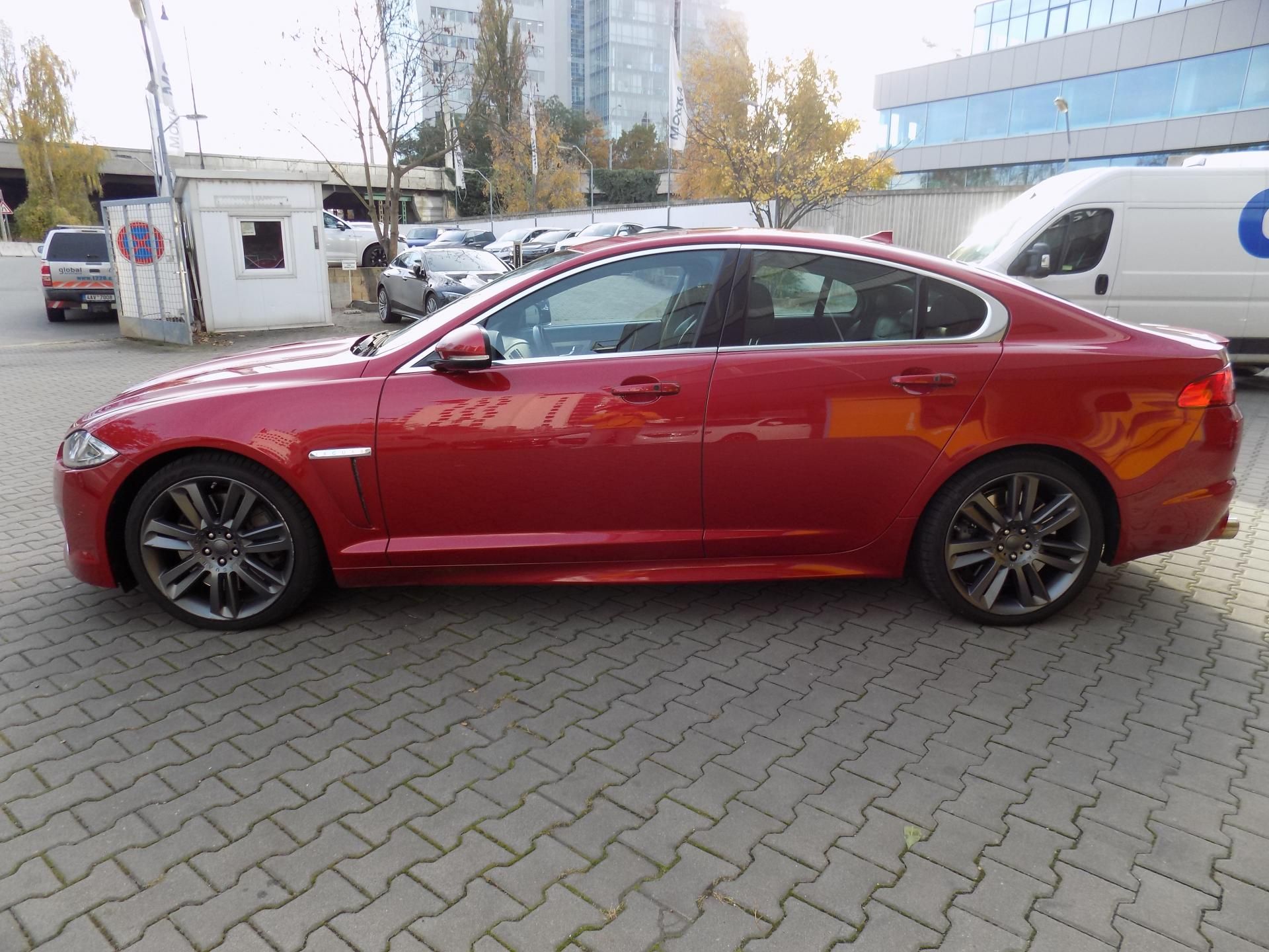 Jaguar XF, 5.0 V8 R - fotka 4