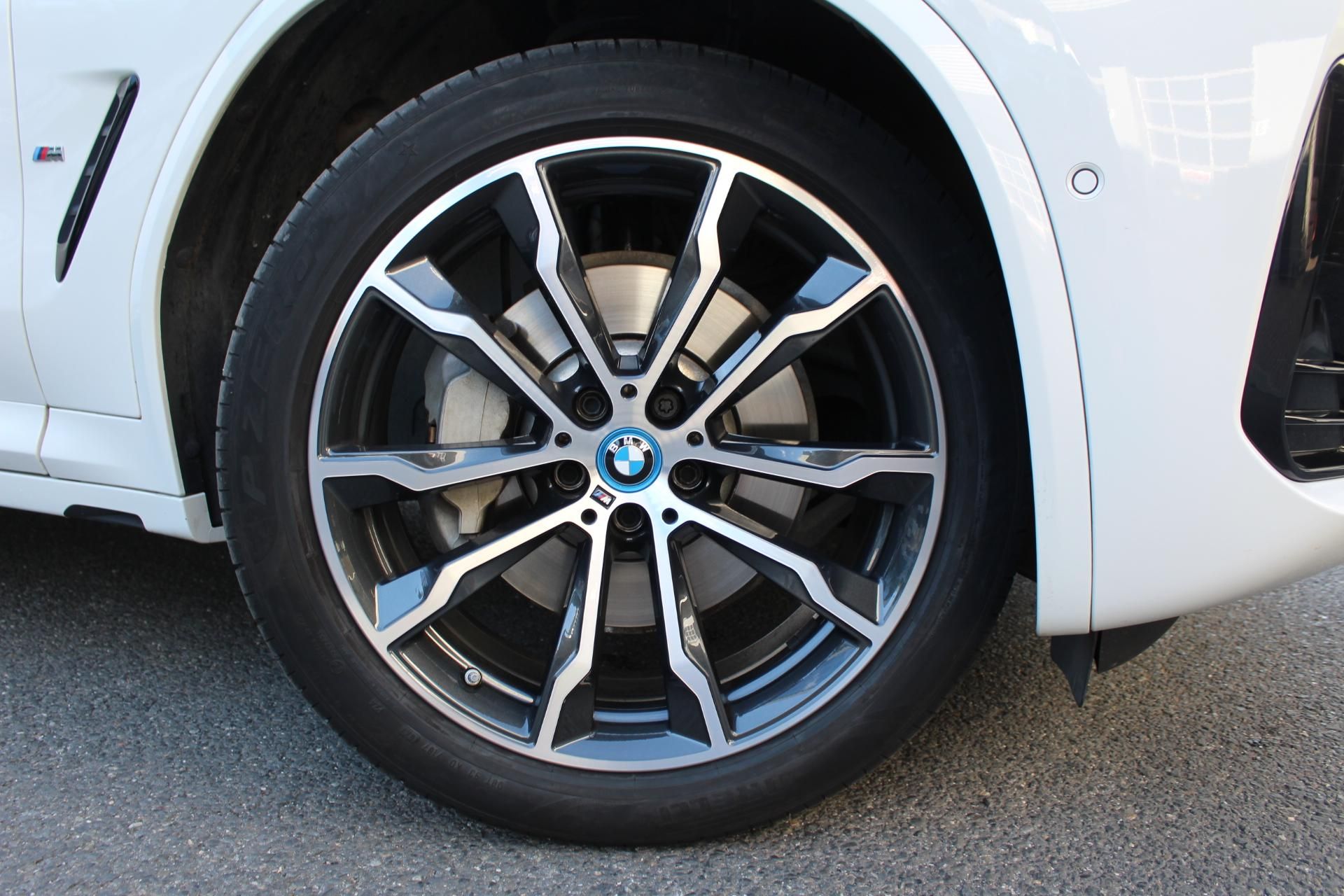 BMW X3, xDrive30e - fotka 6
