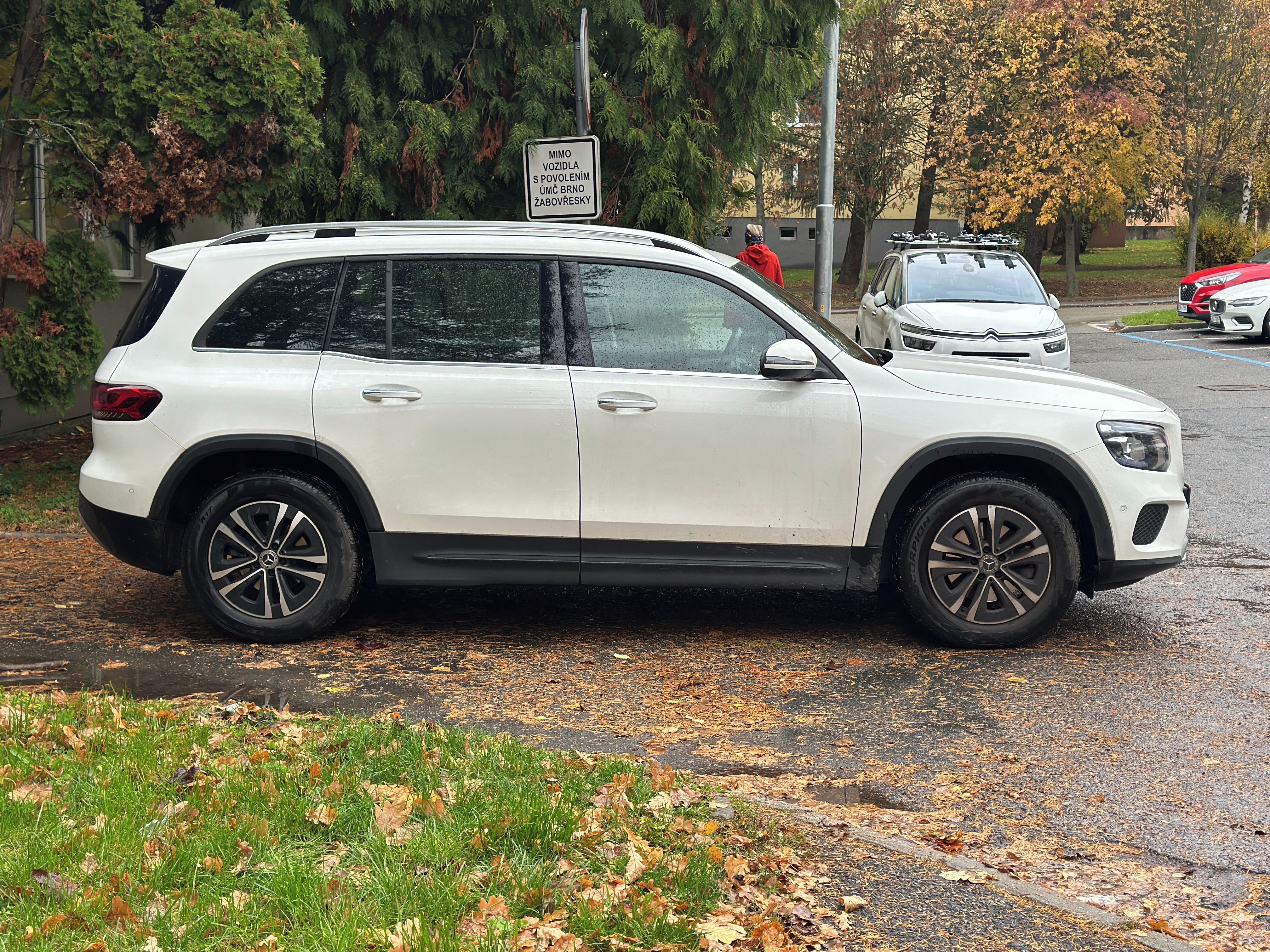 Mercedes-Benz GLB, 200 - fotka 5