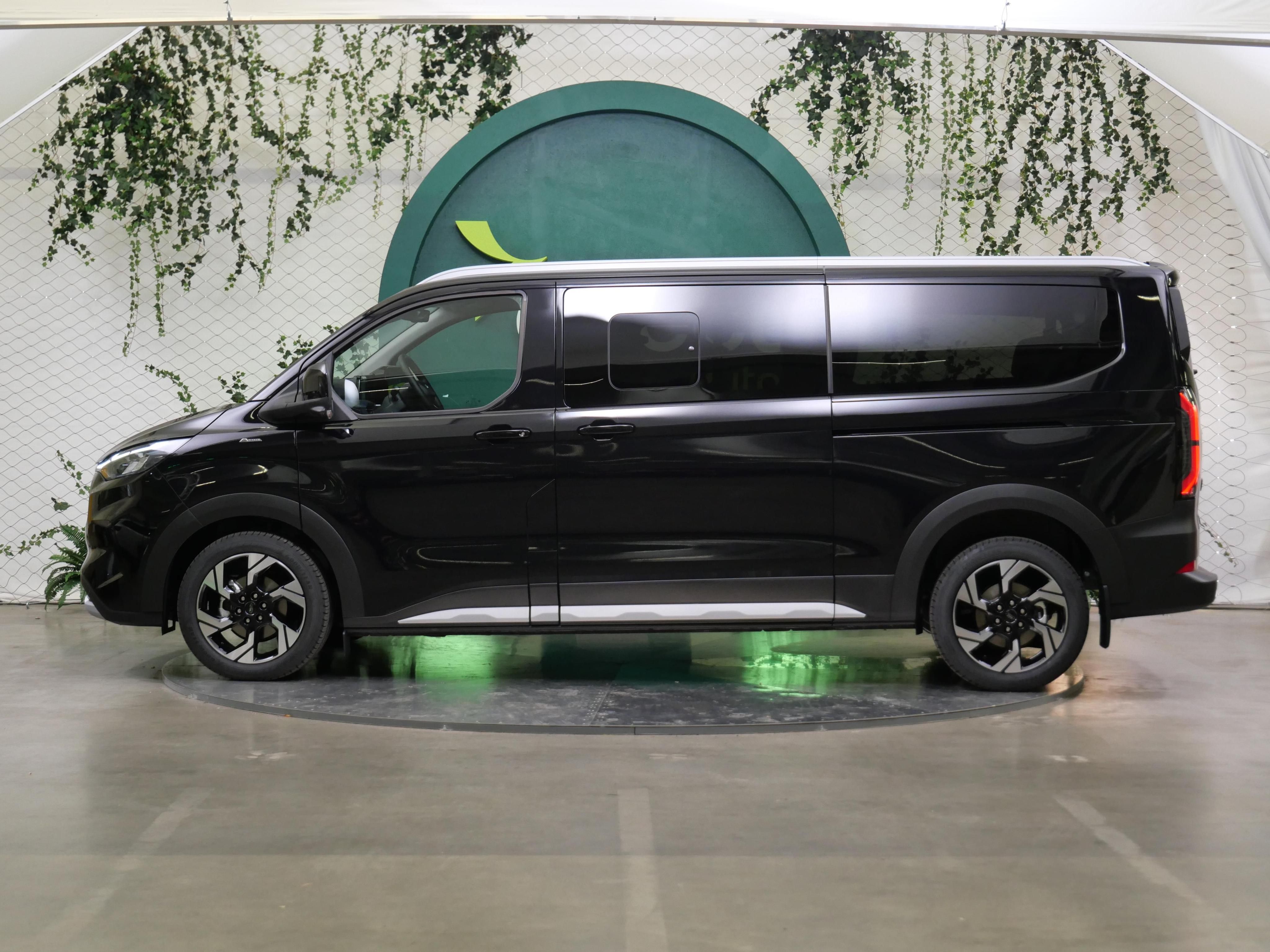 Ford Tourneo Custom, 2.0 EcoBlue 125 kW AWD L2 - fotka 3