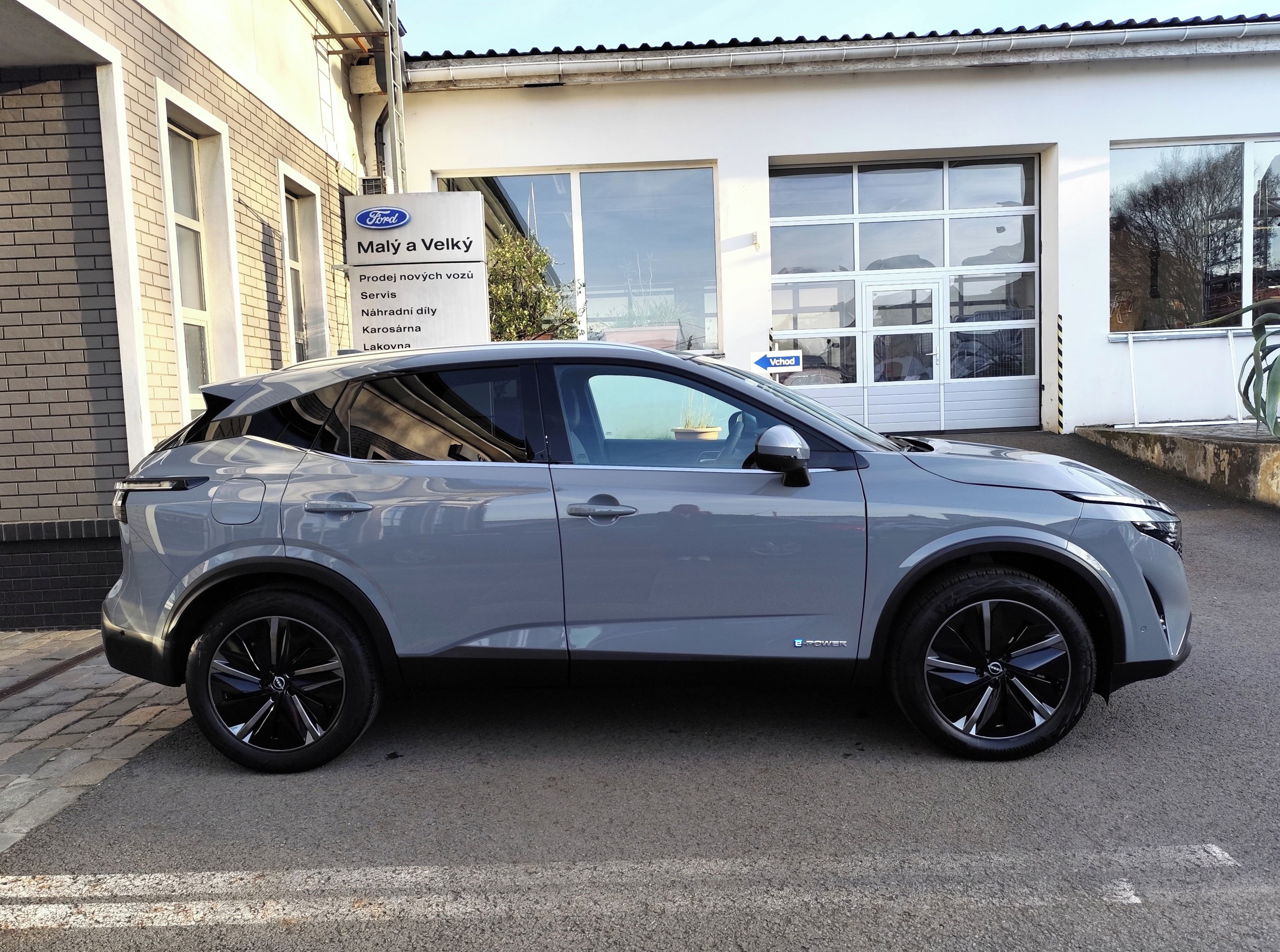 Nissan Qashqai, 1.5 E-POWER Tekna 140kW/190k - fotka 3