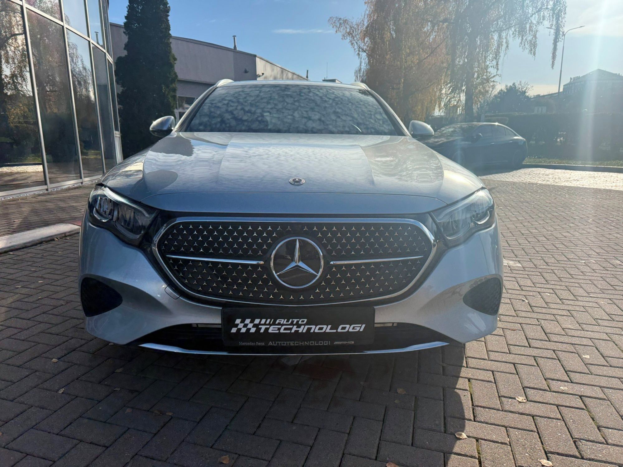 Mercedes-Benz Třídy E, 300 de 4MATIC - fotka 3
