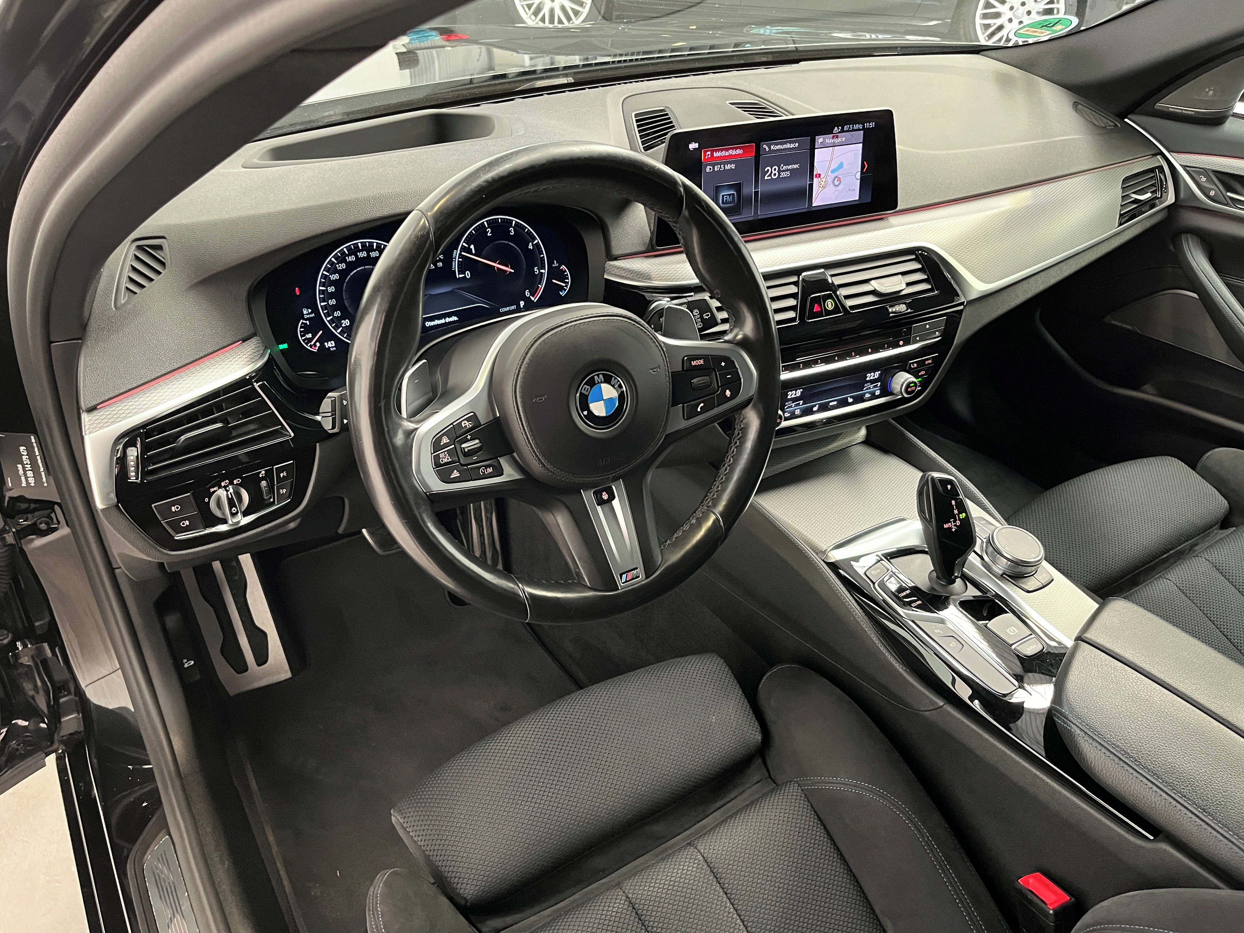 BMW Řada 5, 540xDrive M-Paket 8AT - fotka 6