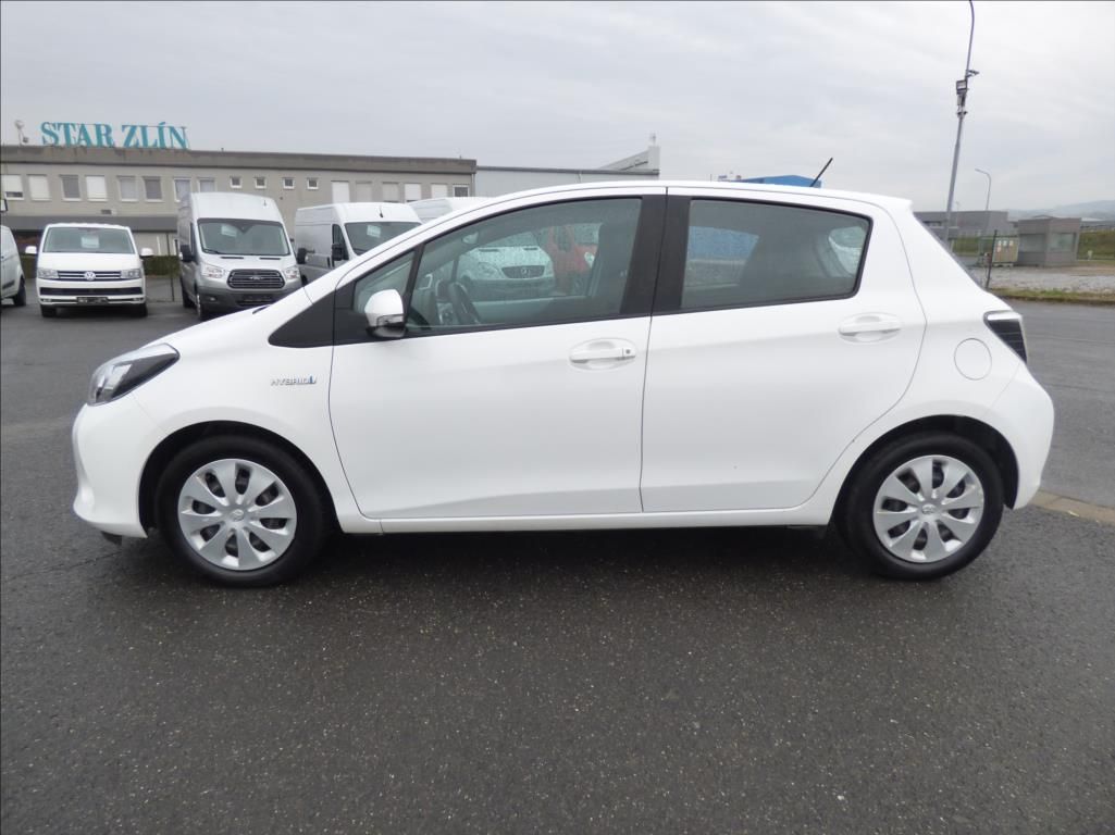 Toyota Yaris, 1,5 Hybrid, Digi Klima, servis - fotka 6