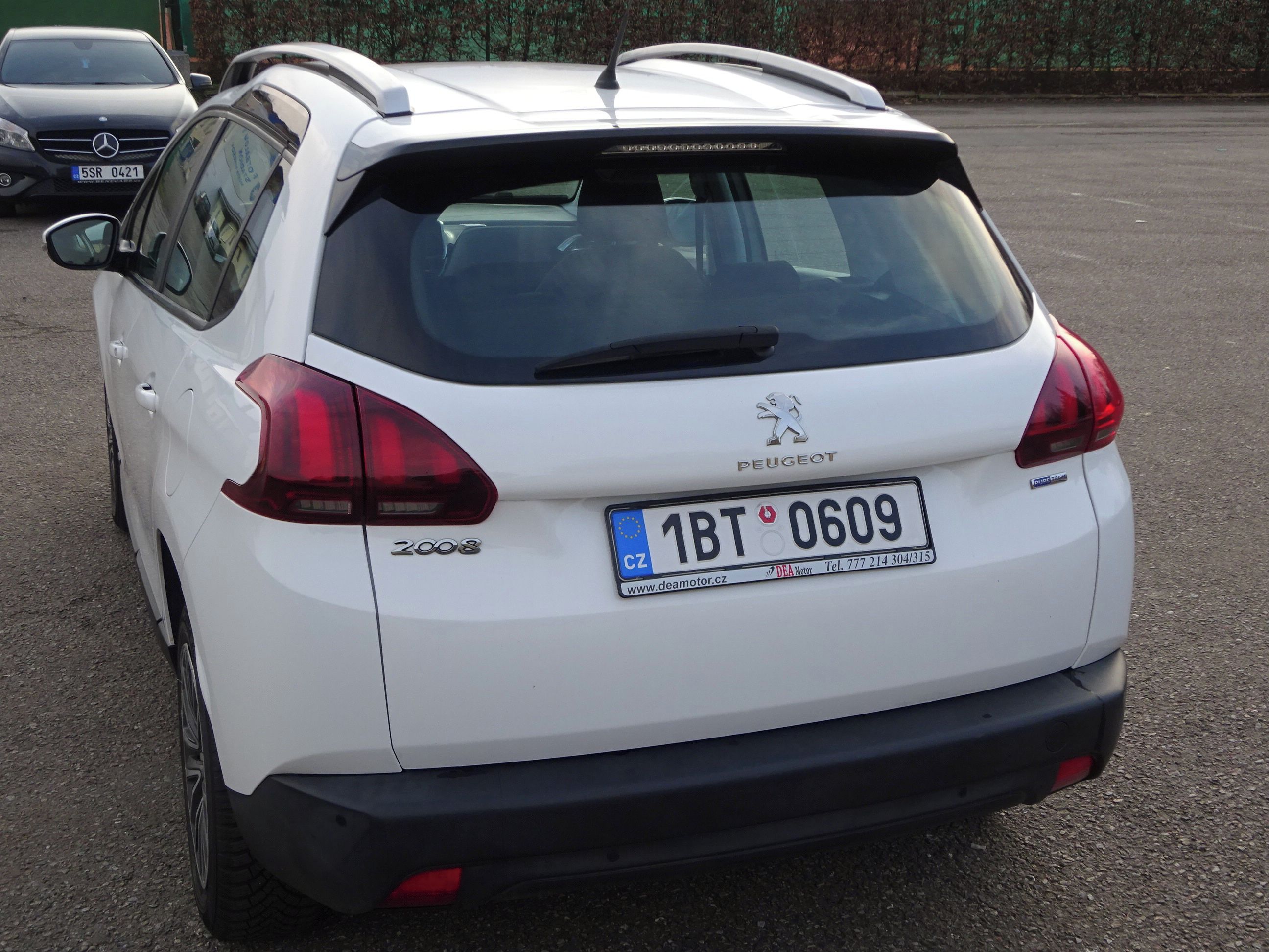 Peugeot 2008, 1.2 Pure 2.Maj.serv.kníž. 81kw - fotka 4