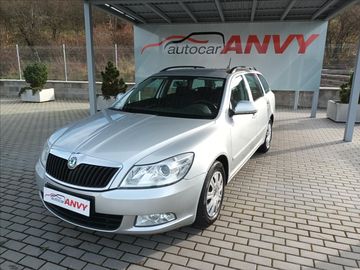 1,4 TSI,90KW,NAVI,VÝHŘEV,PARKI