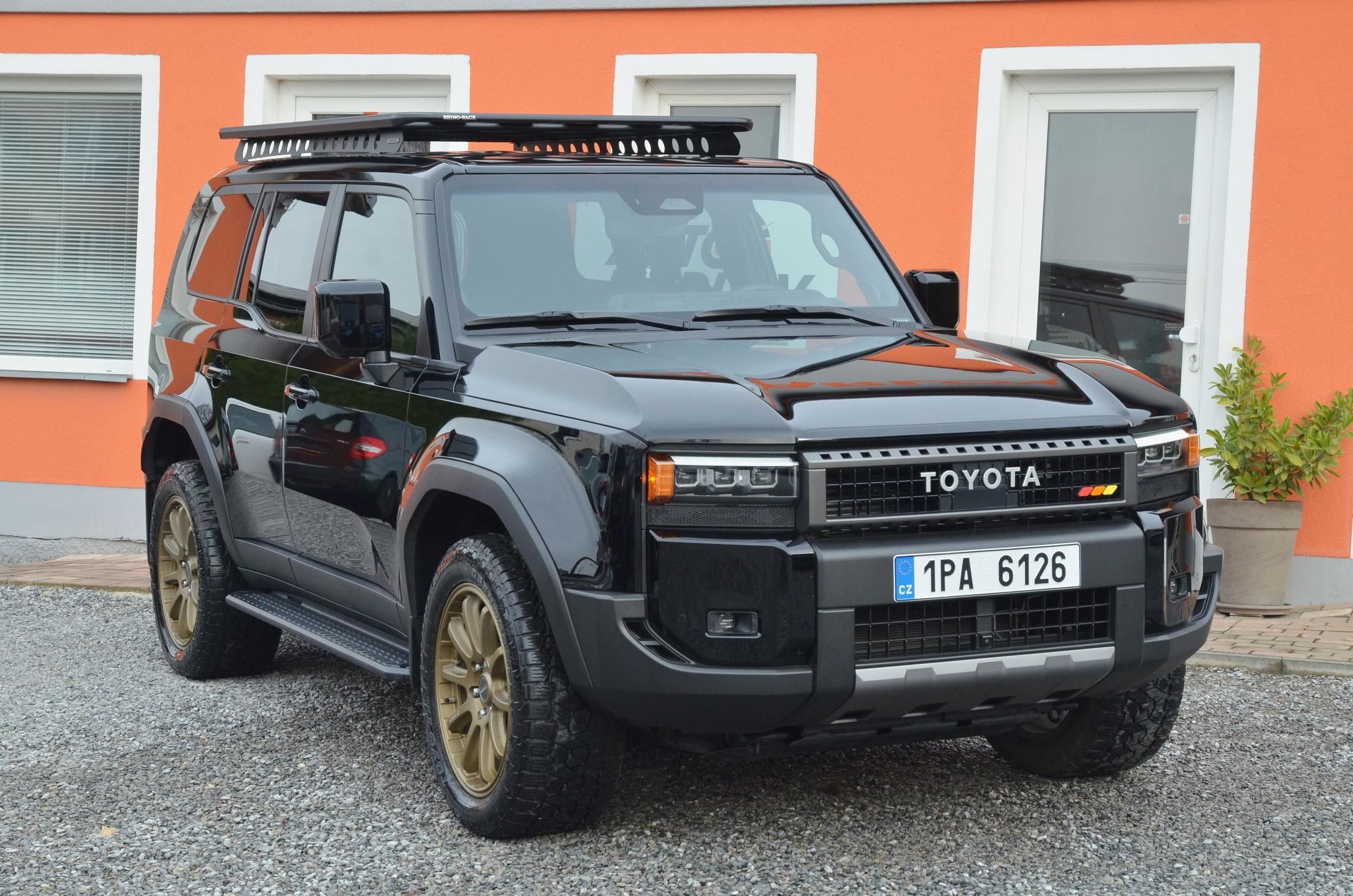 Toyota Land Cruiser, 2.4 iForce MAX / ČR (Dajbych) - fotka 2