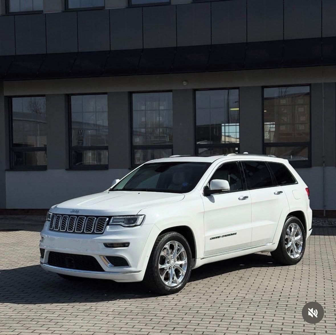 Jeep Grand Cherokee, Laguna Summit Platinum - fotka 4